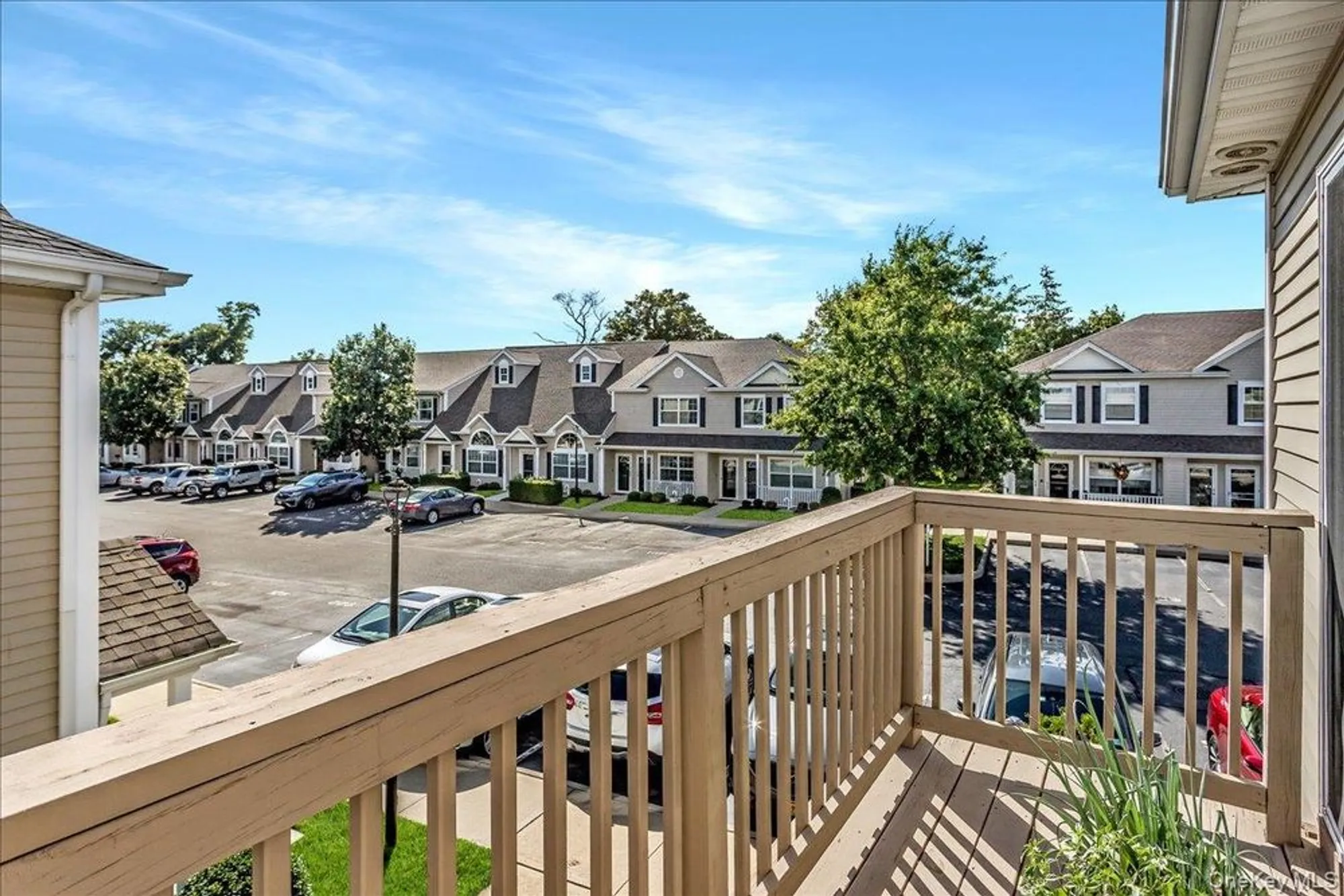 Property Slideshow image 14 of 20 | 802 willow ln uppr level, Valley Stream, NY, 11580