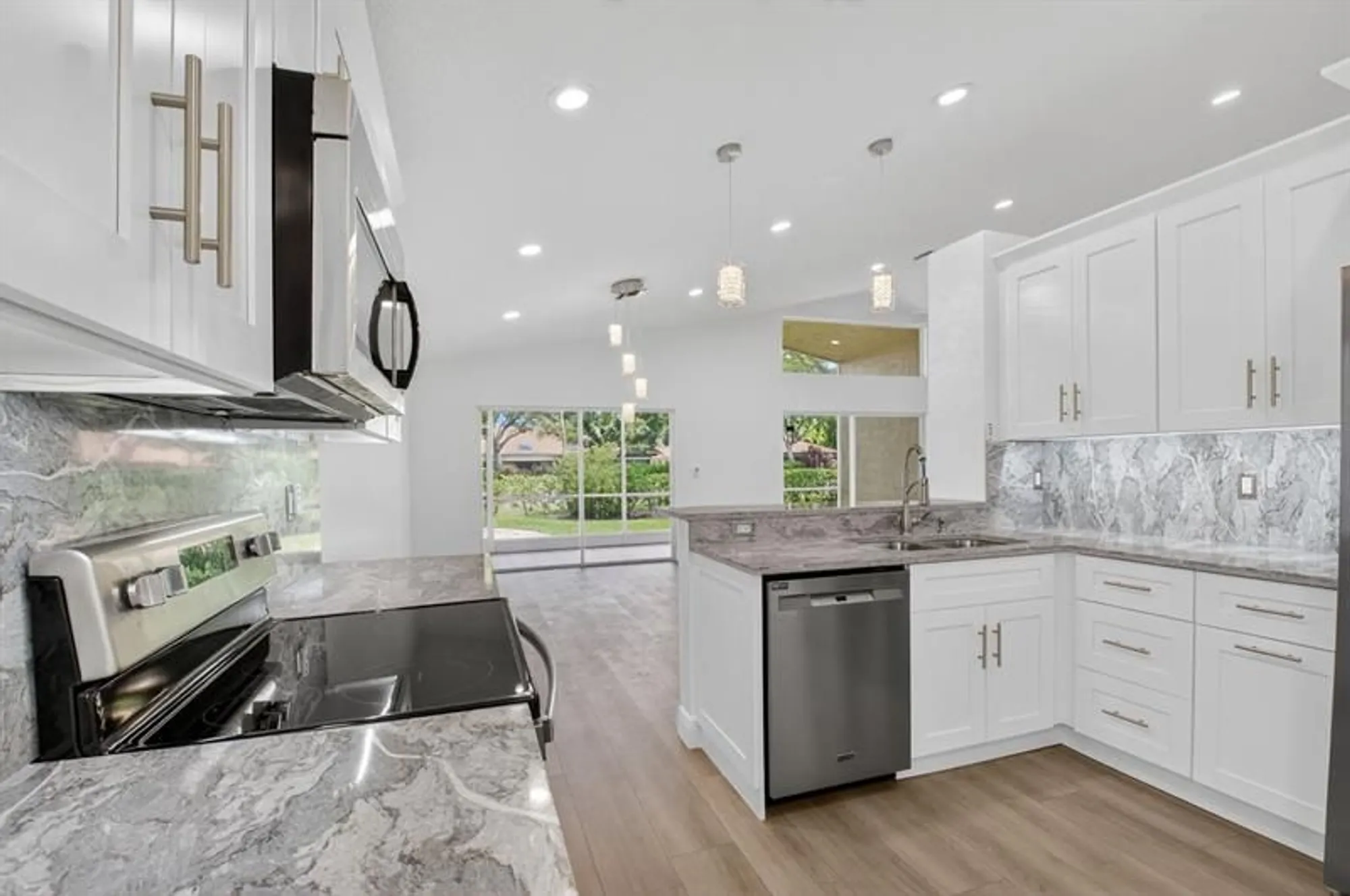 Property Slideshow image 17 of 62 | 5891 royal isles blvd, Boynton Beach, FL, 33437