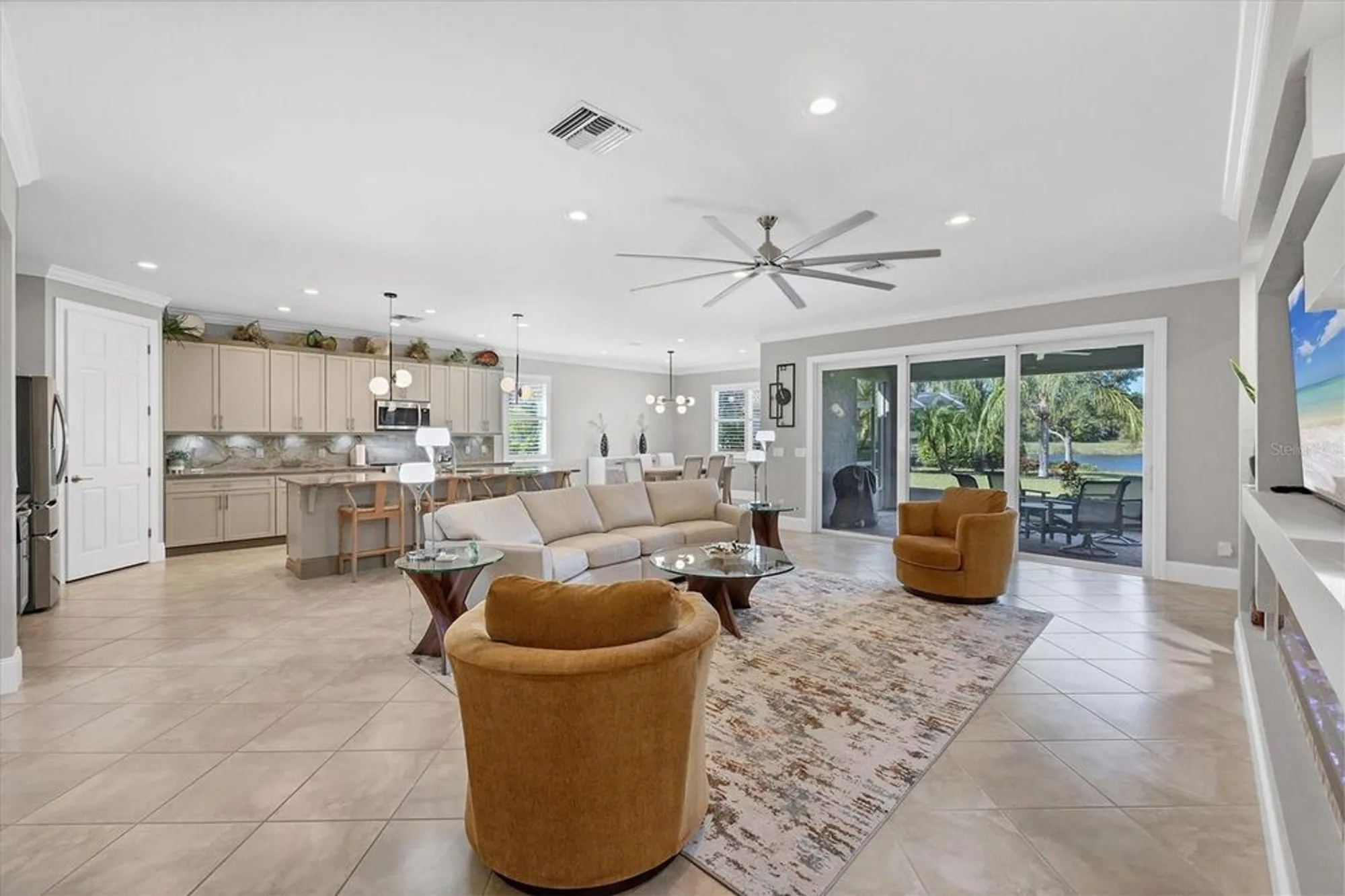 Property Slideshow image 9 of 66 | 6144 abaco dr, Sarasota, FL, 34238