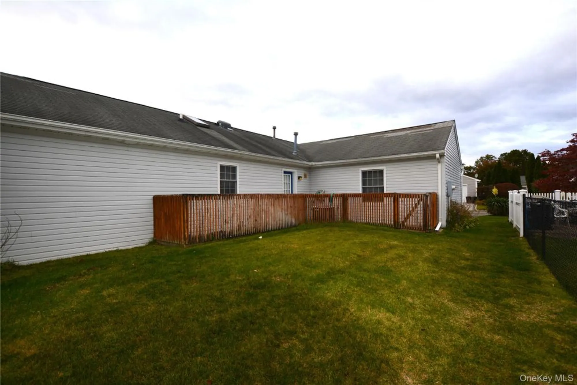 Property Slideshow image 24 of 25 | 1 willow ct, Manorville, NY, 11949