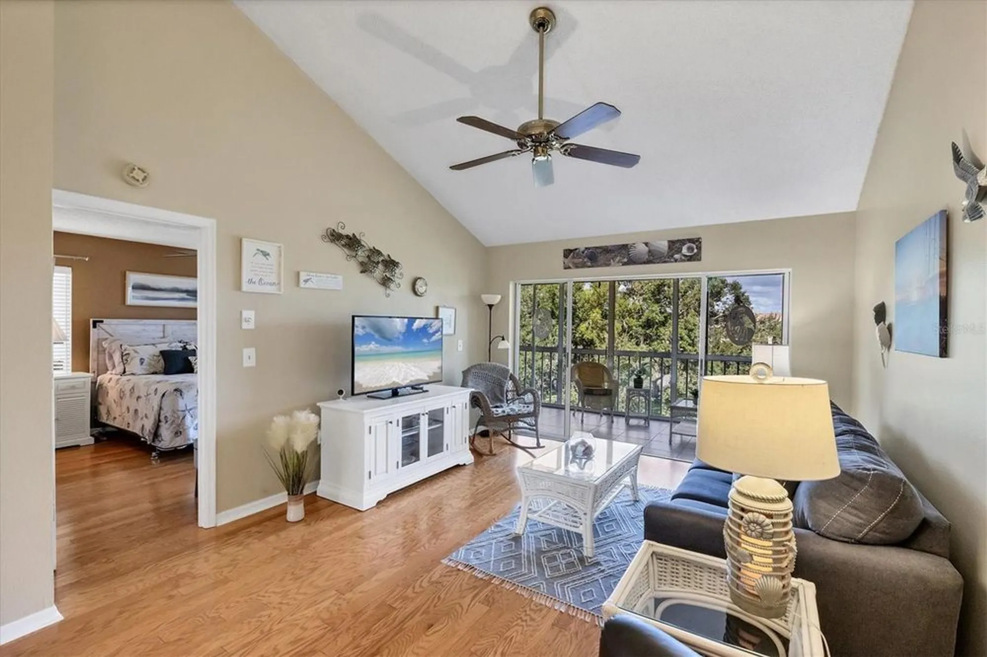 Property Slideshow image 6 of 49 | 404 cerromar cir 308, Venice, FL, 34293