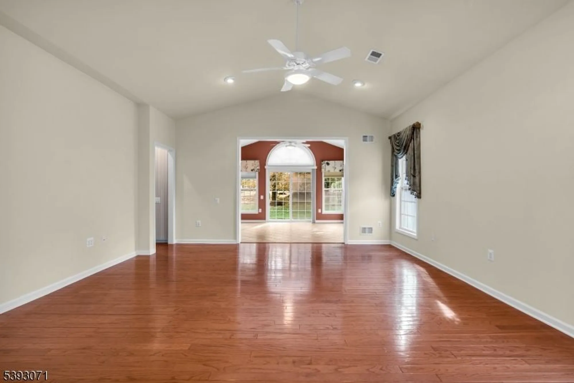 Property Slideshow image 23 of 45 | 212 sherwood ct, Somerset, NJ, 08873