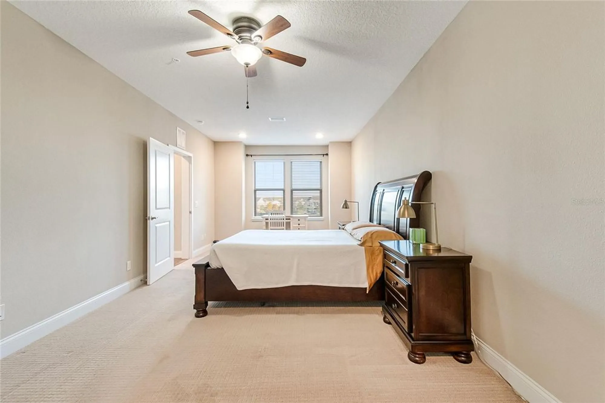 Property Slideshow image 28 of 55 | 7573 laureate blvd unit 1305, Orlando, FL, 32827