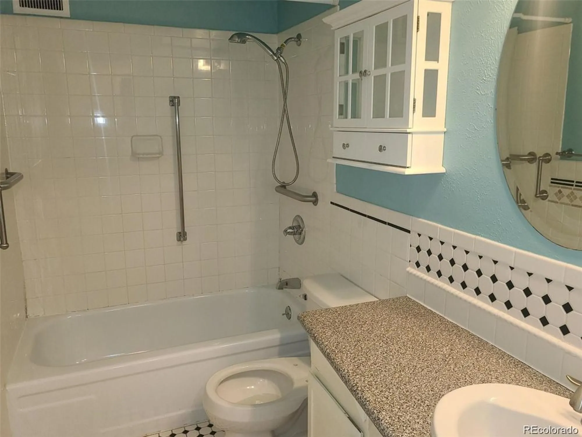 Property Slideshow image 9 of 12 | 635 s alton way 1b, Denver, CO, 80247