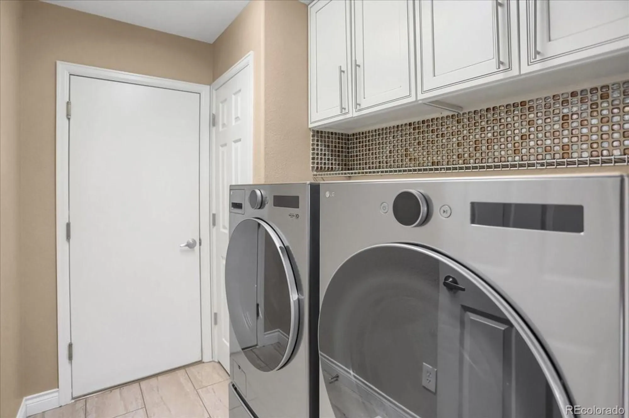 Property Slideshow image 18 of 36 | 8951 greenwich st, Highlands Ranch, CO, 80130