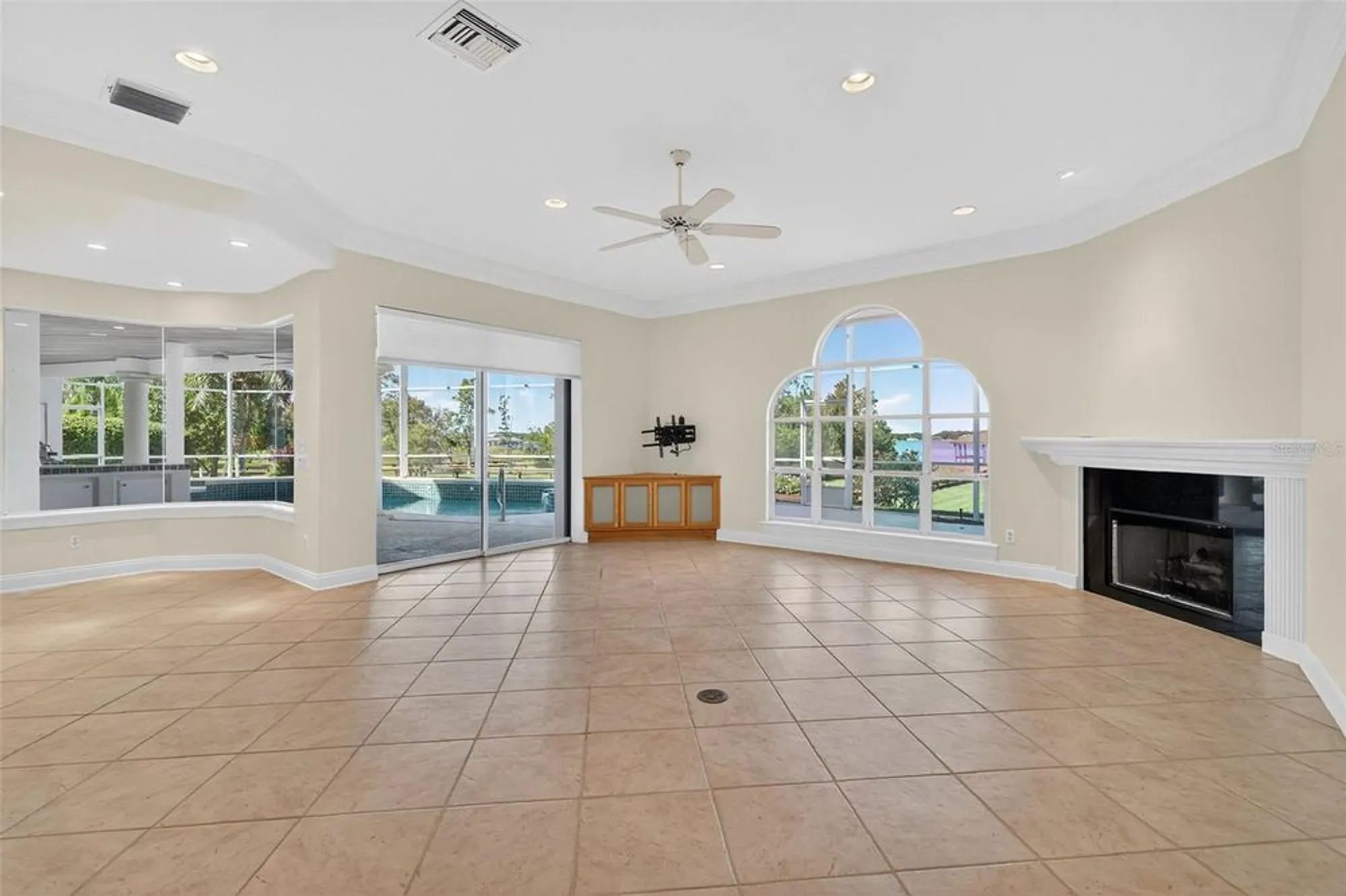 Property Slideshow image 16 of 80 | 1861 edgewater dr, Mount Dora, FL, 32757