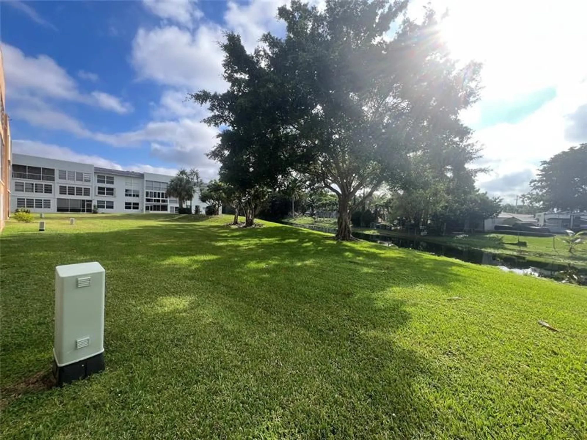 Property Slideshow image 1 of 35 | 6670 royal palm blvd 106k, Margate, FL, 33063