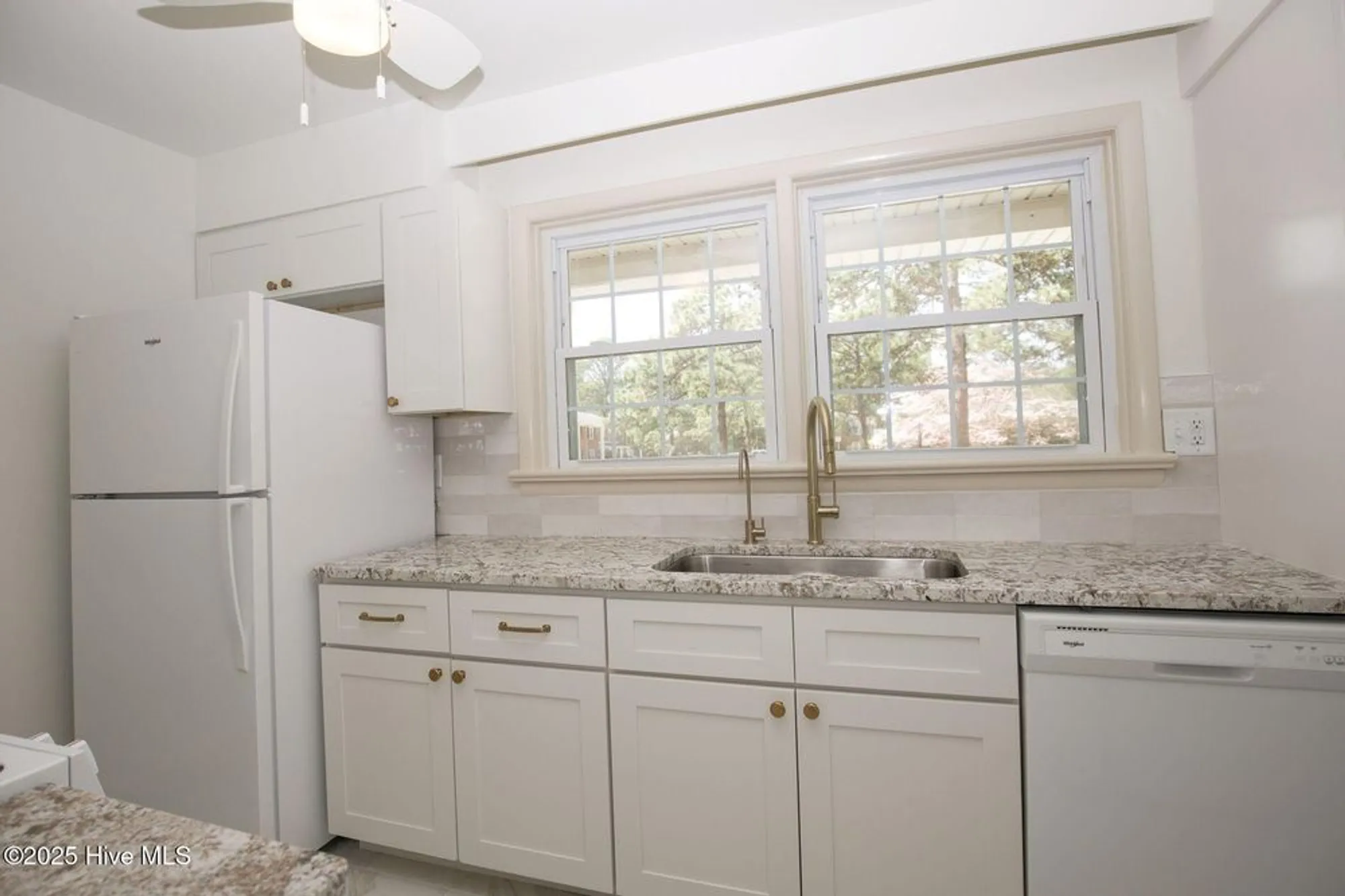 Property Slideshow image 8 of 28 | 317 driftwood cir unit b, Southern Pines, NC, 28387