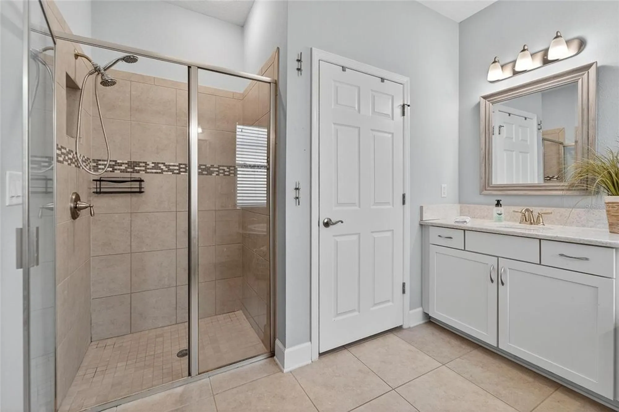 Property Slideshow image 36 of 82 | 5227 admiral pointe dr, Apollo Beach, FL, 33572