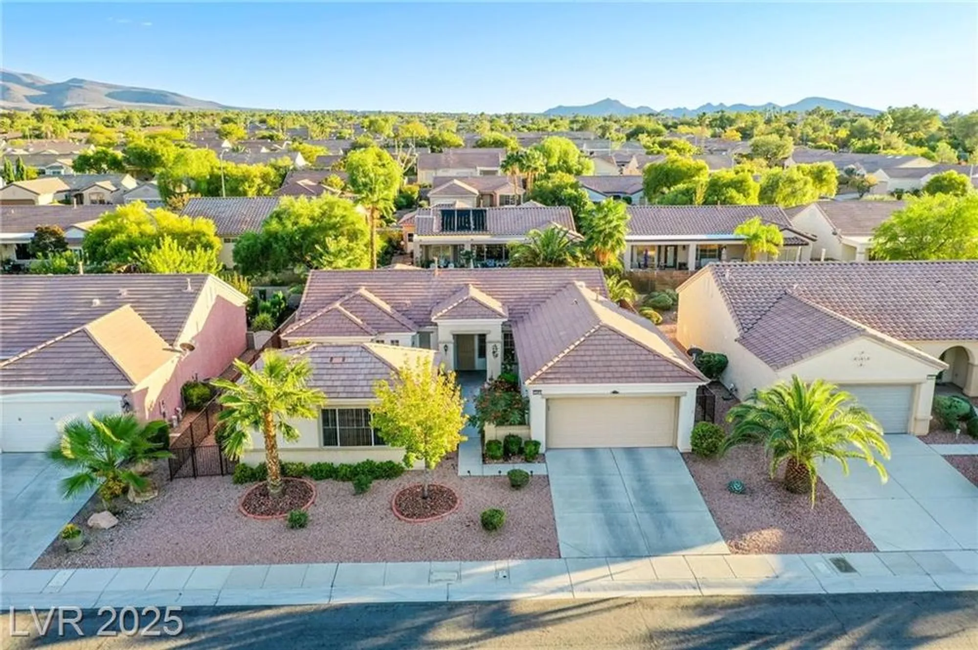 Property Slideshow image 3 of 31 | 2581 evansville ave, Henderson, NV, 89052