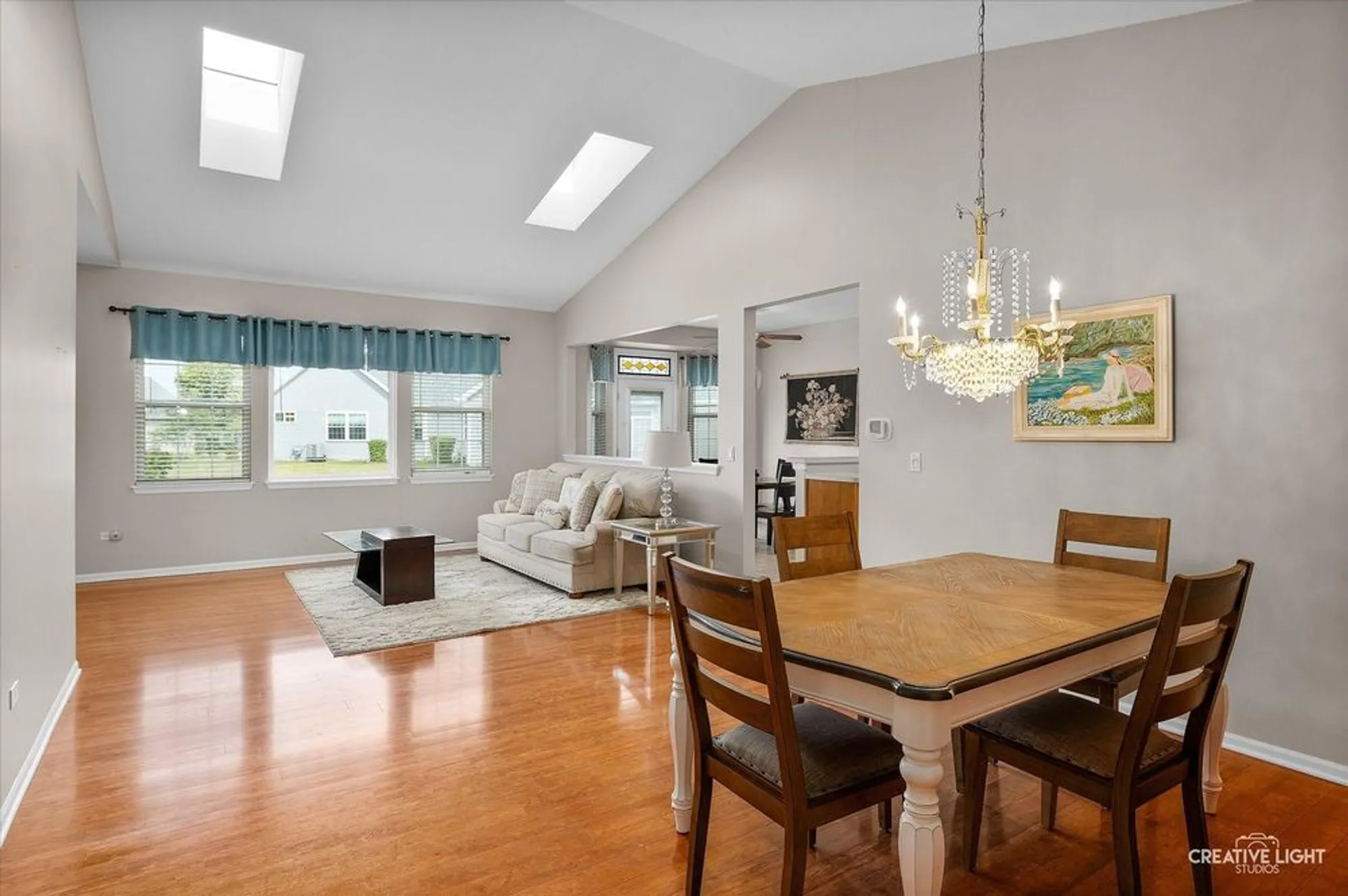 Property Slideshow image 4 of 24 | 21522 lake st clair dr, Crest Hill, IL, 60403