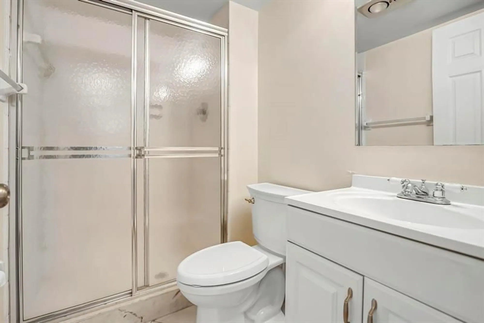 Property Slideshow image 4 of 27 | 9872 marina blvd apt 1417, Boca Raton, FL, 33428