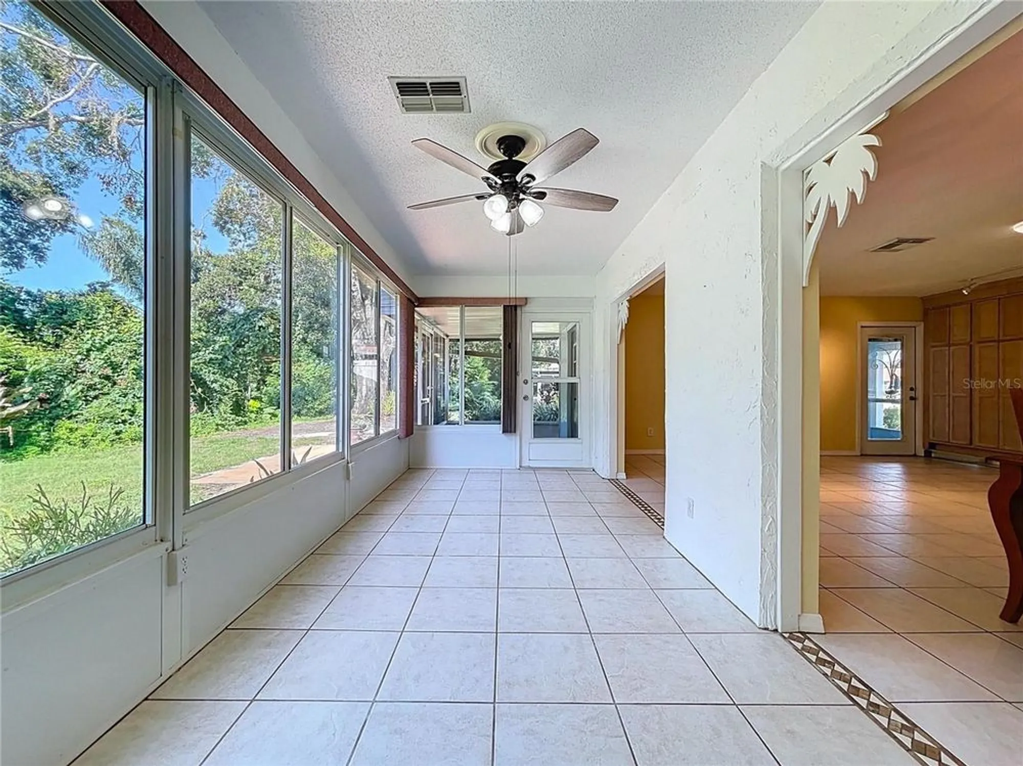 Property Slideshow image 20 of 67 | 505 foxglove cir b, Sun City Center, FL, 33573