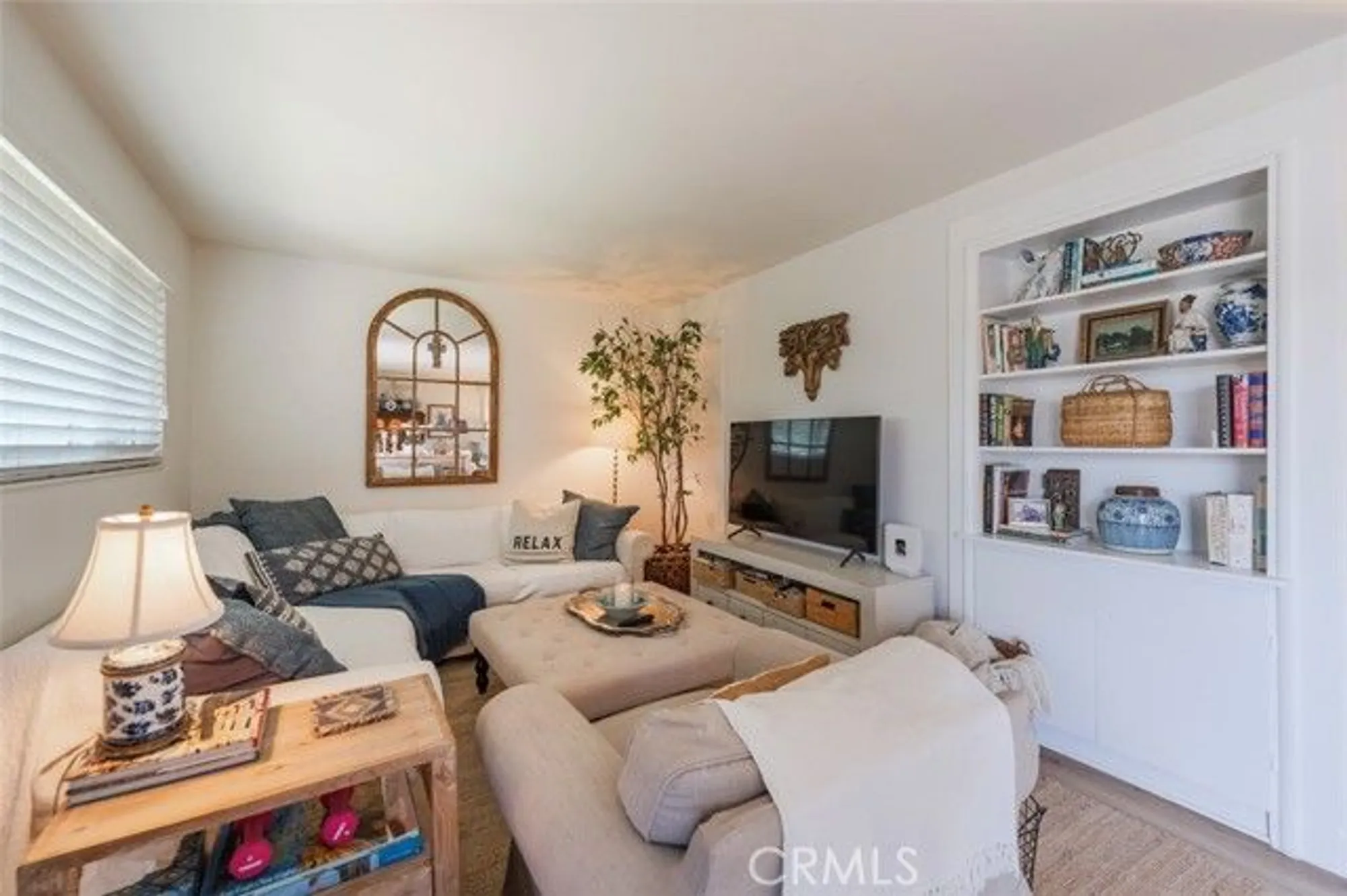 Property Slideshow image 11 of 38 | 23009 nadine cir b, Torrance, CA, 90505