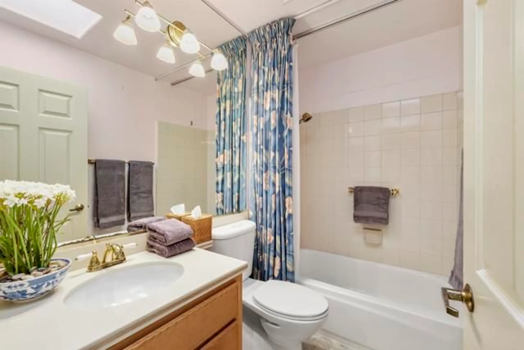 Property Slideshow image 32 of 51 | 4125 arcadia way, Oceanside, CA, 92056