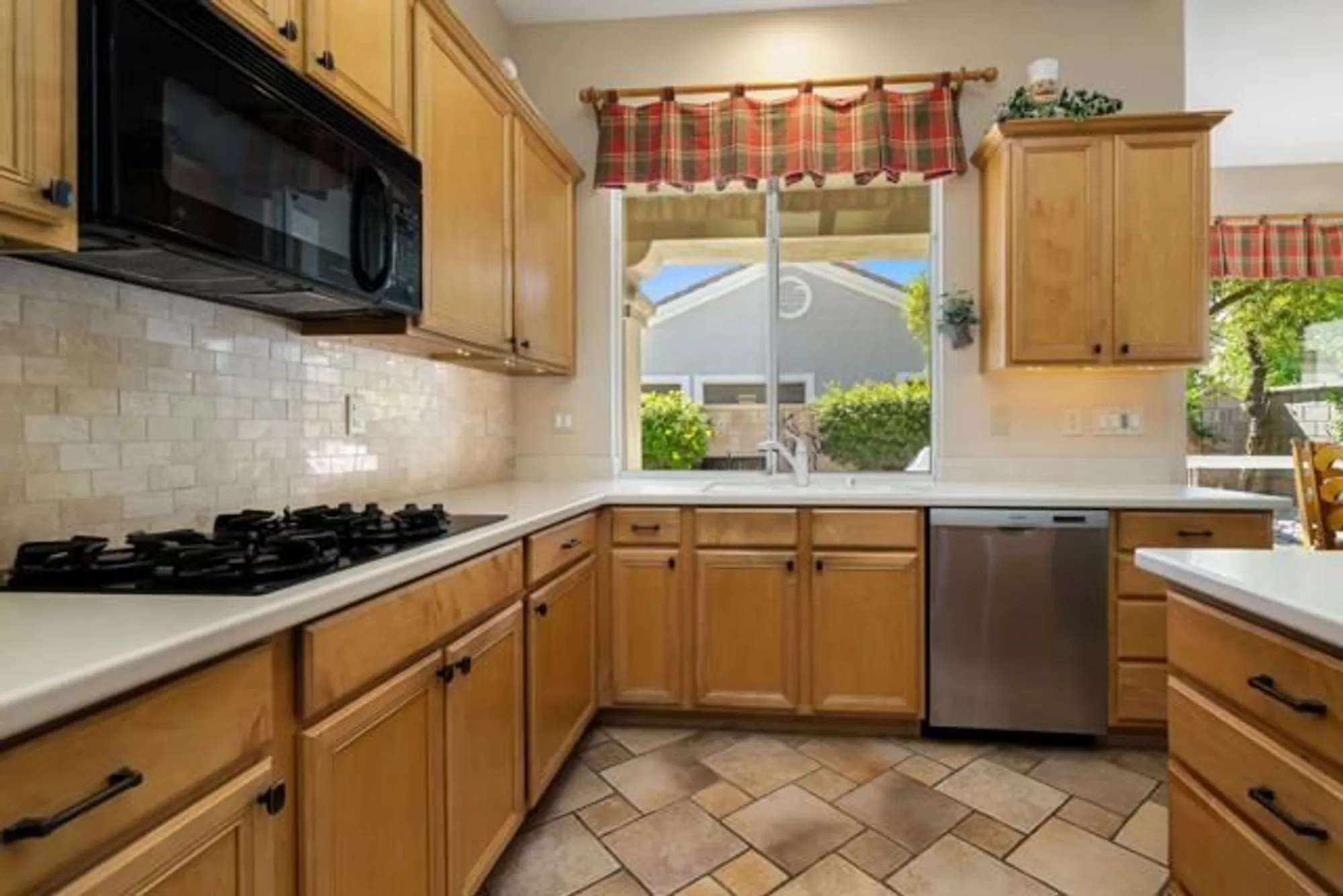 Property Slideshow image 15 of 36 | 78491 sterling ln, Palm Desert, CA, 92211