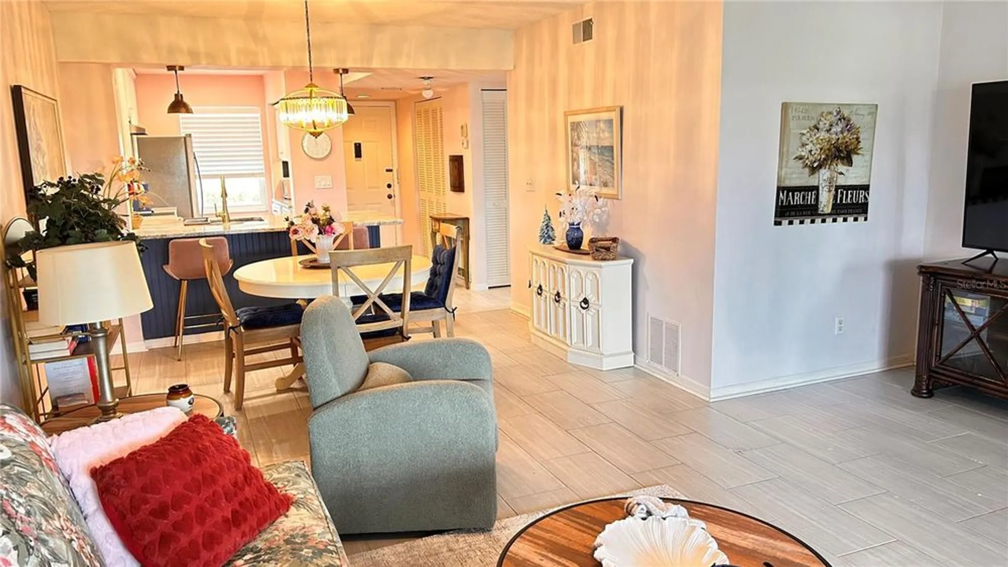 Property Slideshow image 17 of 31 | 433 cerromar ln 331, Venice, FL, 34293