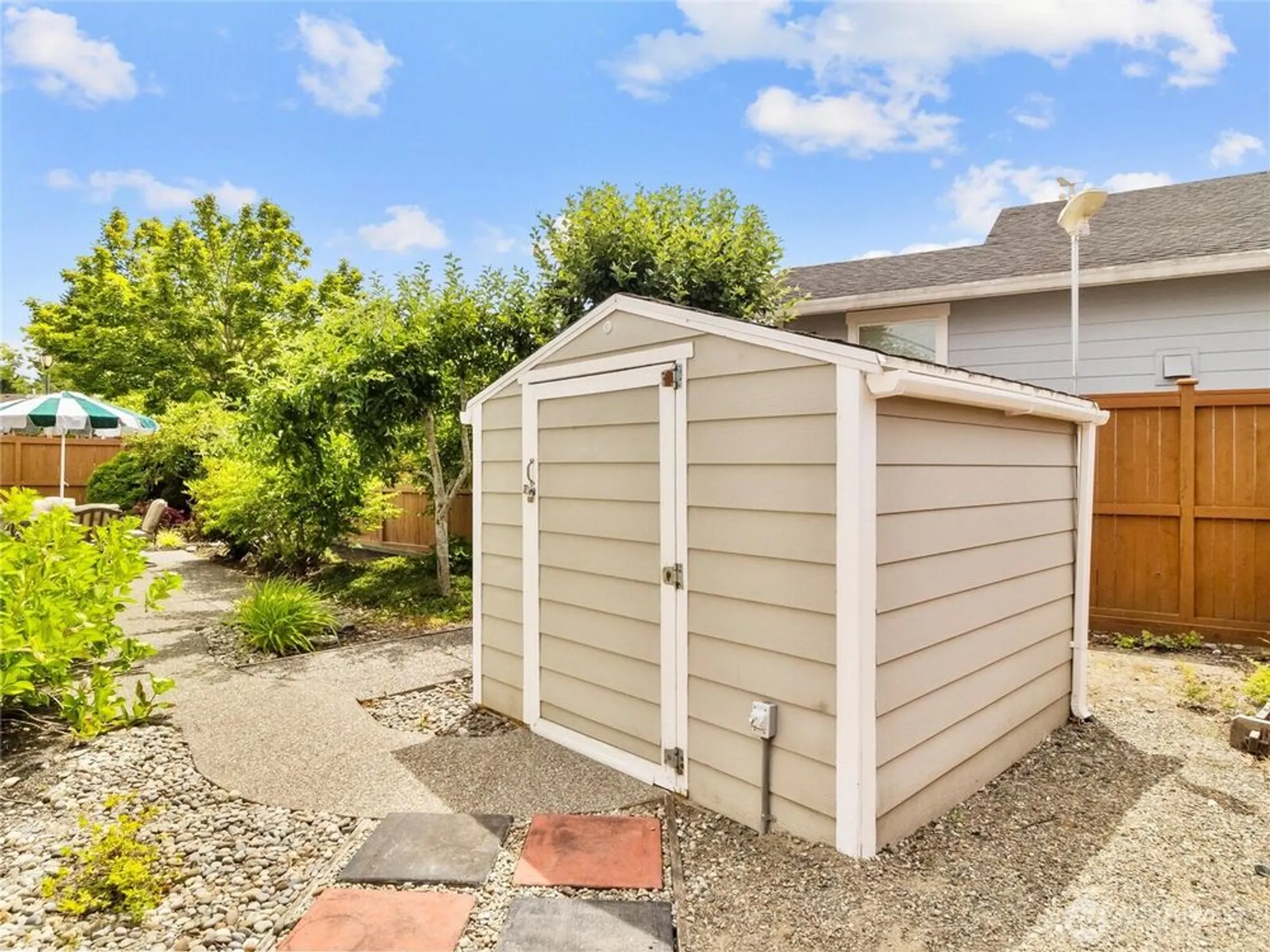 Property Slideshow image 32 of 40 | 4989 spokane st, Lacey, WA, 98516