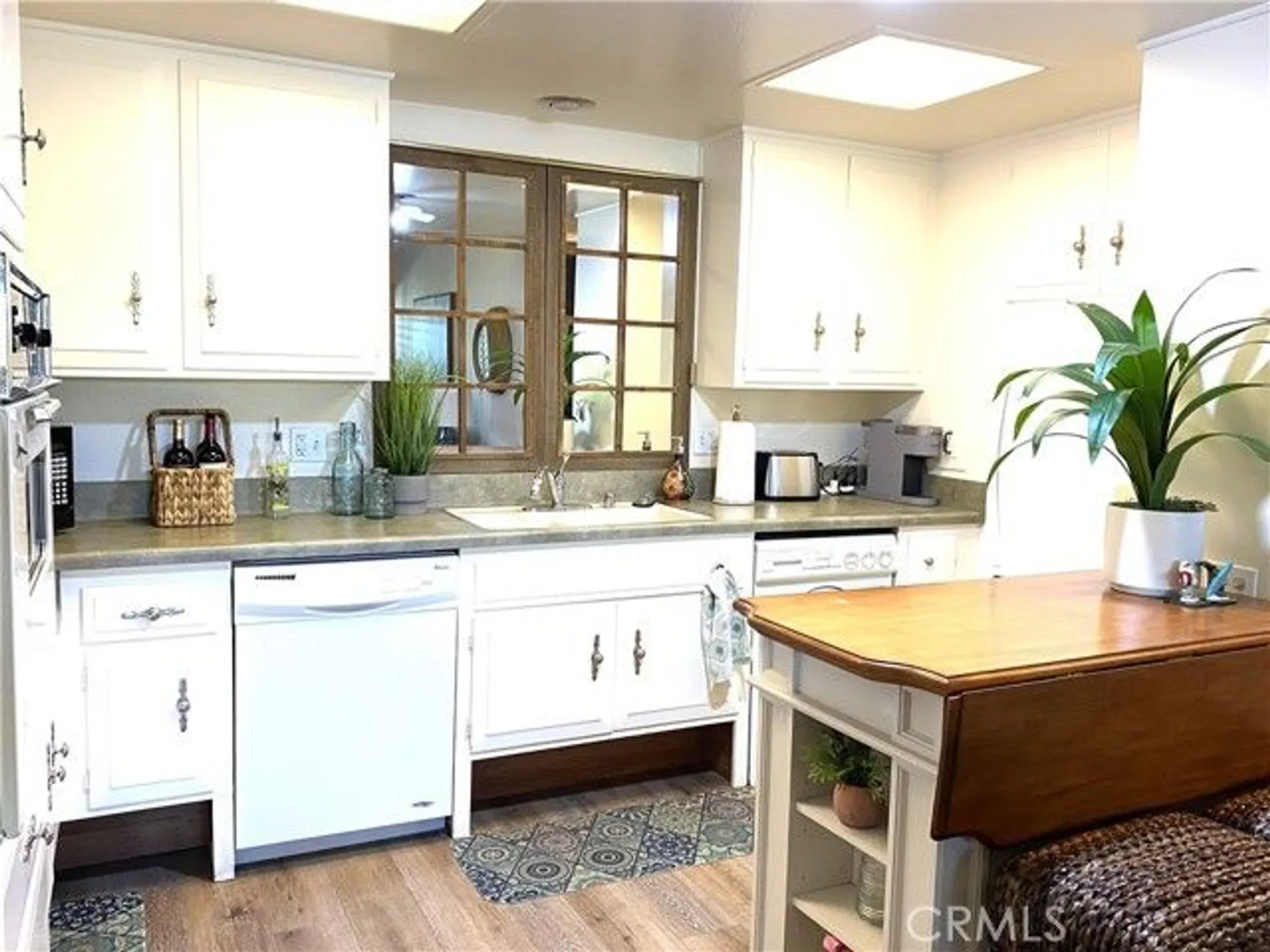 Property Slideshow image 18 of 30 | 13380 danbury ln # m6-130d, Seal Beach, CA, 90740