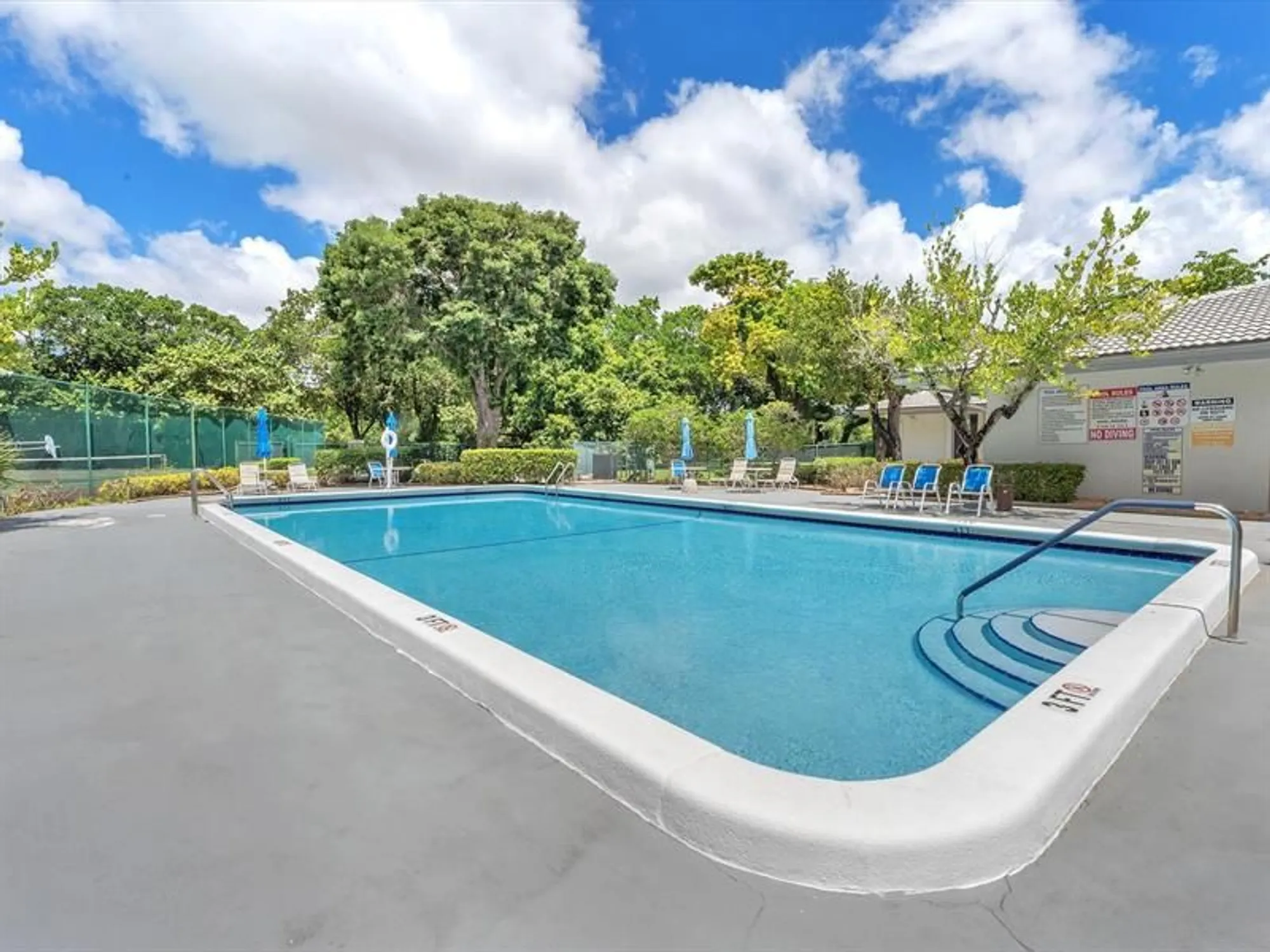 Property Slideshow image 24 of 28 | 5860 nw 44th st 804, Lauderhill, FL, 33319