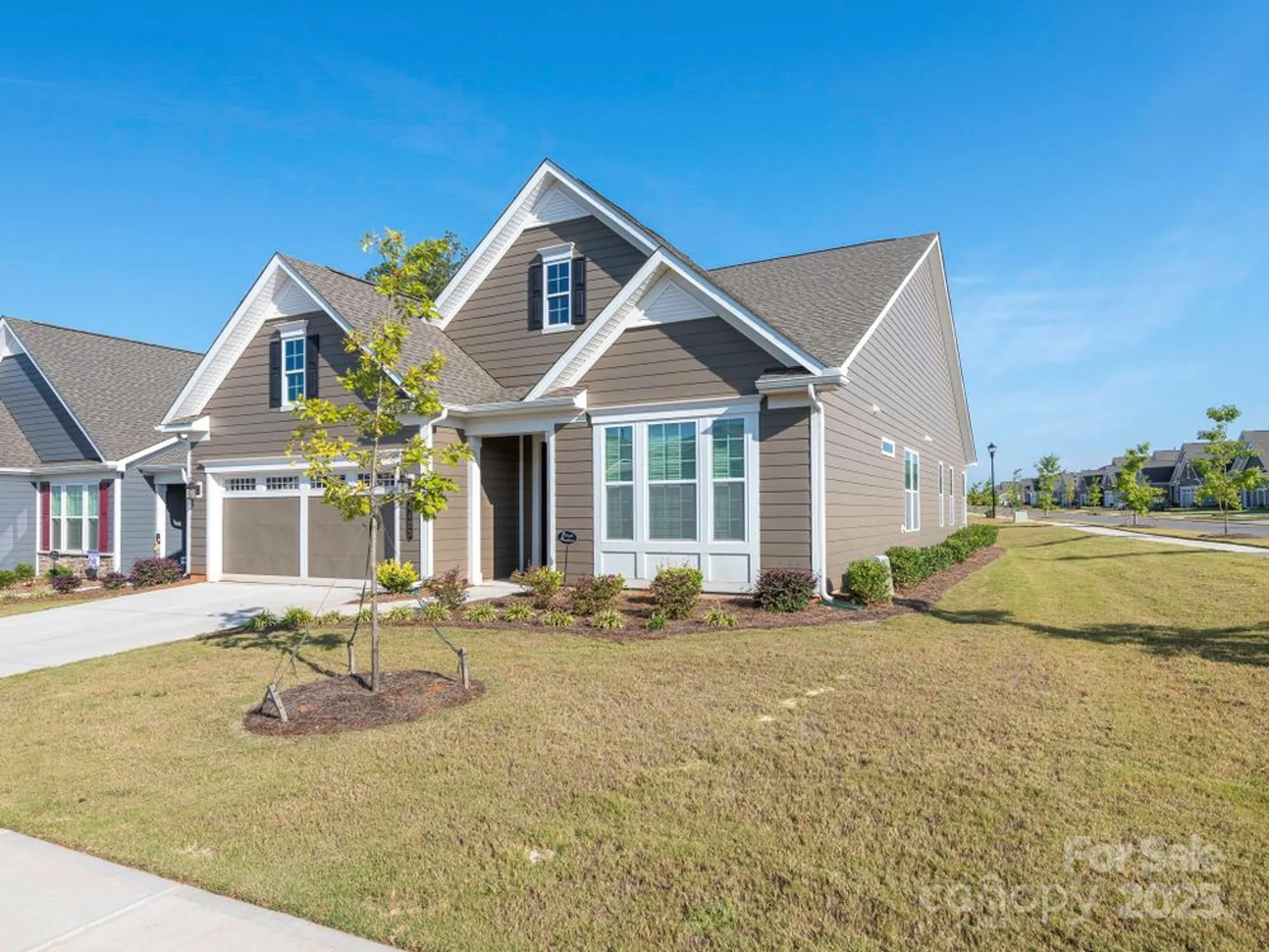 Property Slideshow image 2 of 35 | 4423 moxie way, Charlotte, NC, 28215