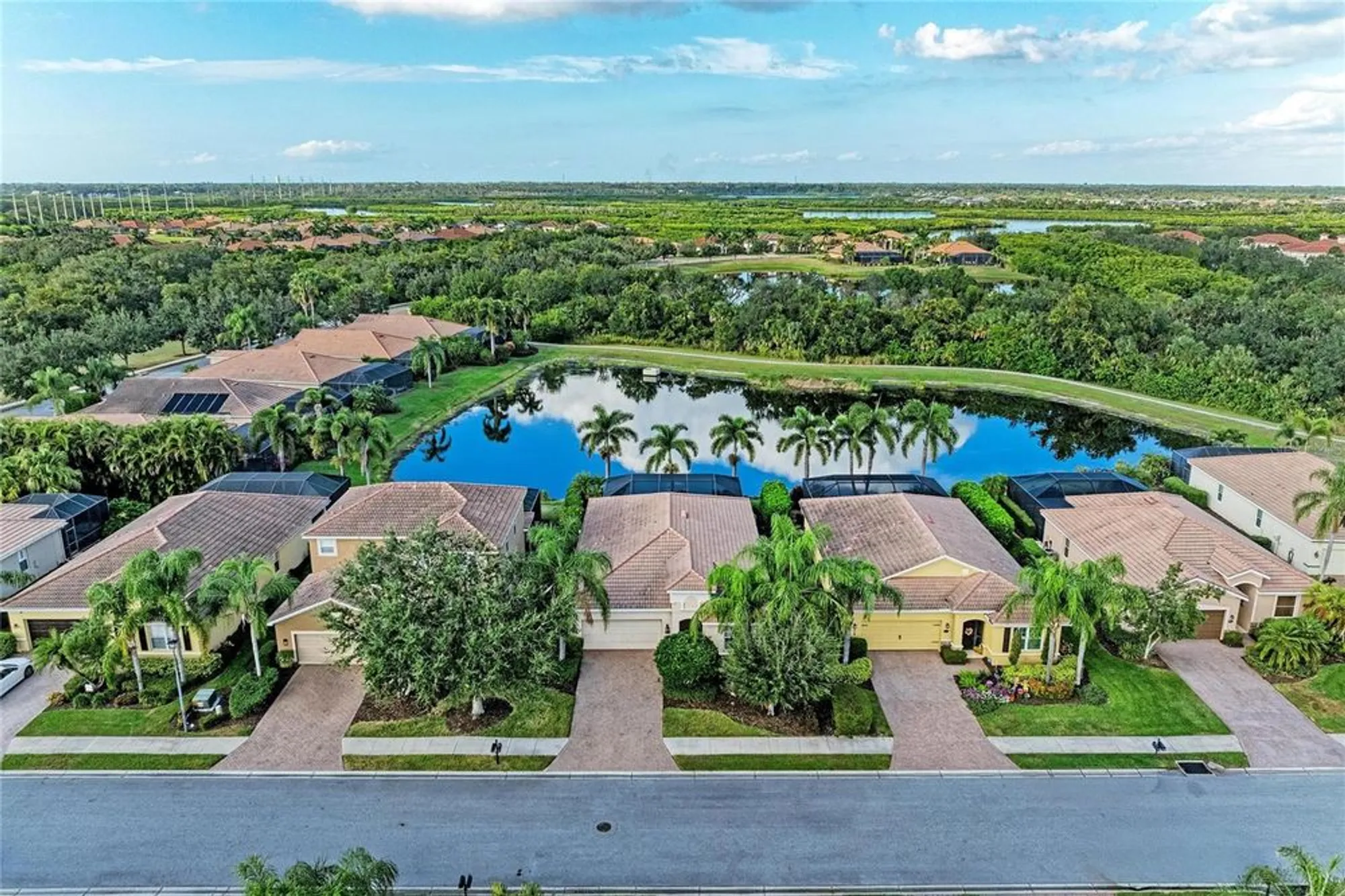 Property Slideshow image 5 of 99 | 9015 hammock edge pl, Bradenton, FL, 34212