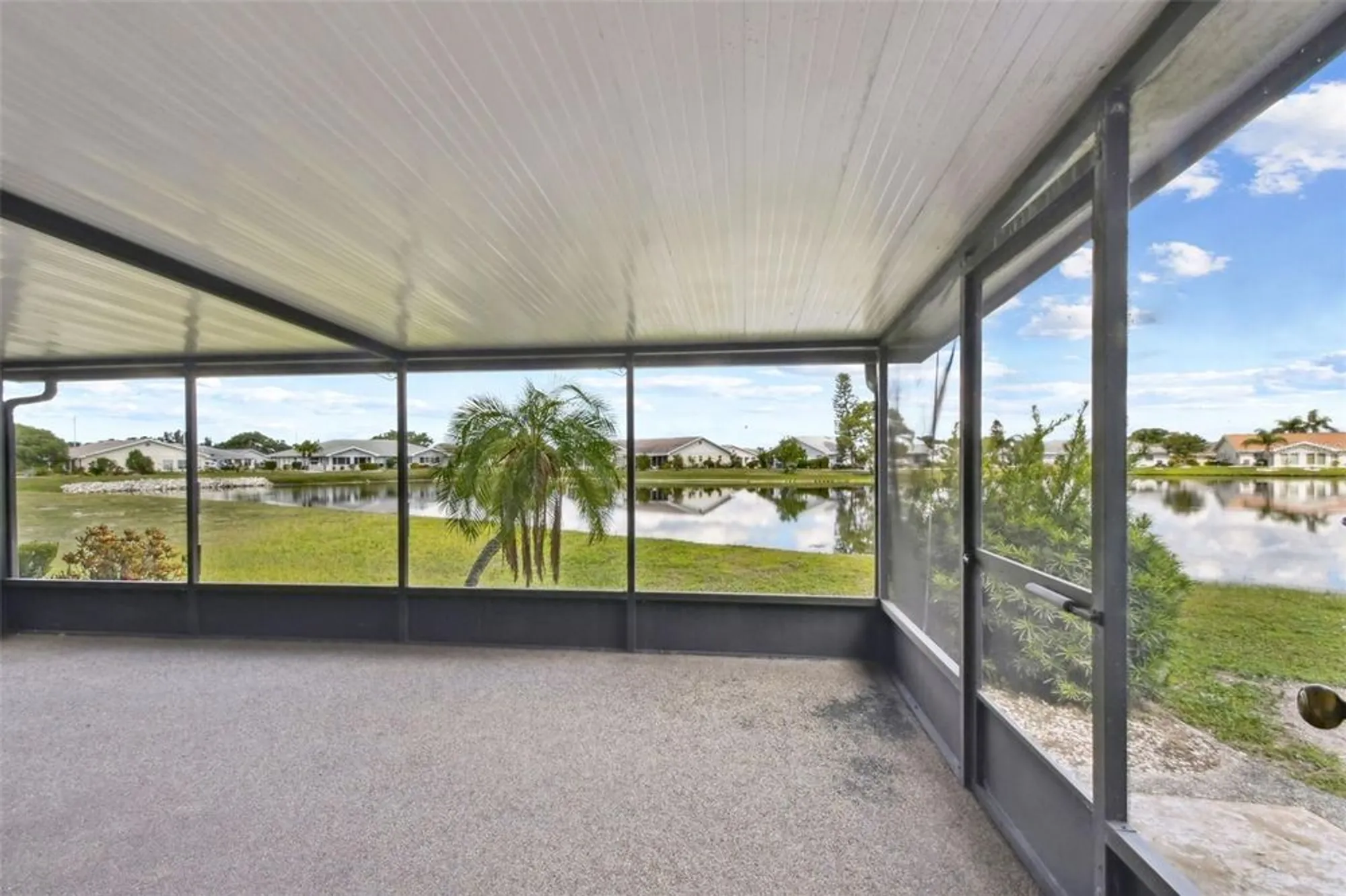 Property Slideshow image 23 of 28 | 912 e del webb blvd, Sun City Center, FL, 33573