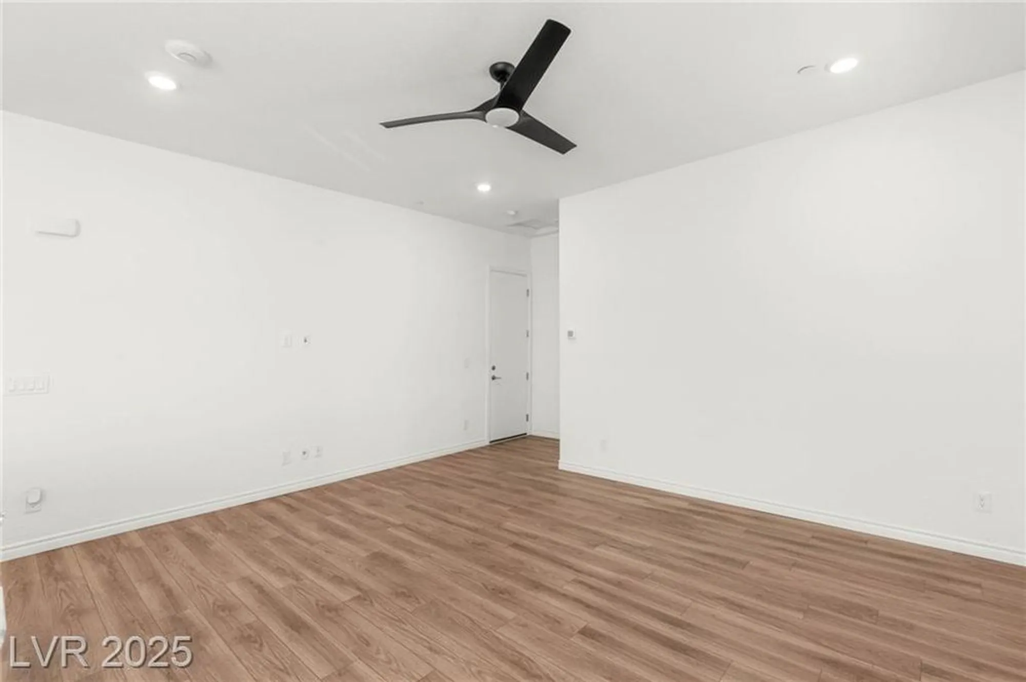 Property Slideshow image 18 of 51 | 209 bellini peak ave, Henderson, NV, 89011