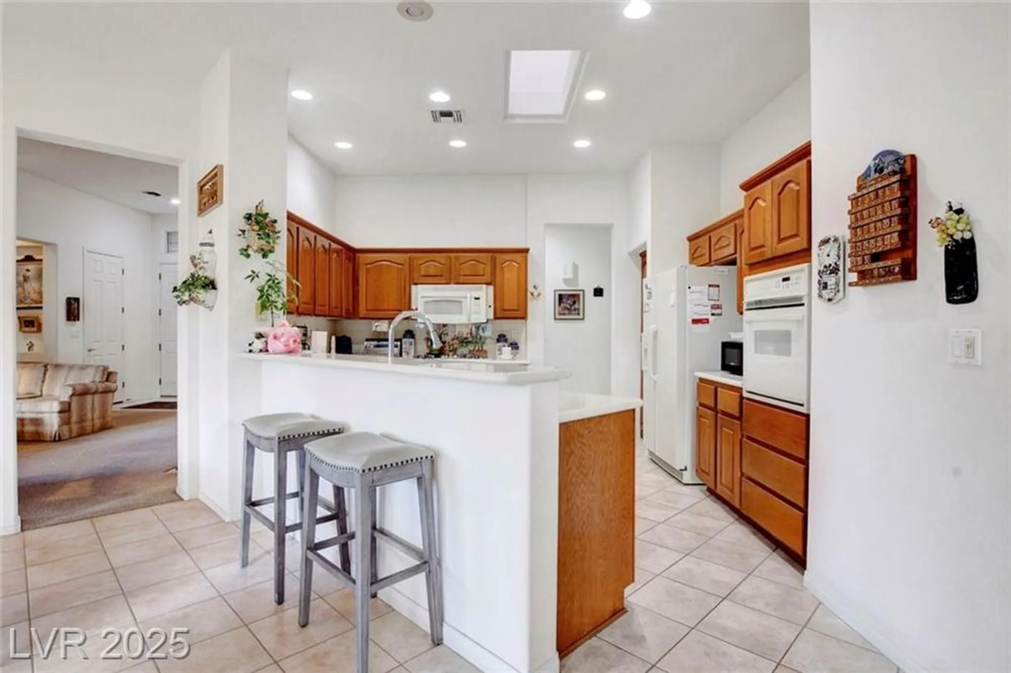 Property Slideshow image 15 of 29 | 3001 swan hill dr, Las Vegas, NV, 89134