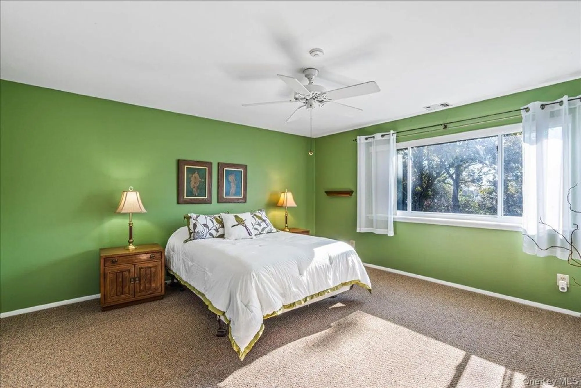 Property Slideshow image 9 of 29 | 414 lindsay ln, Moriches, NY, 11955