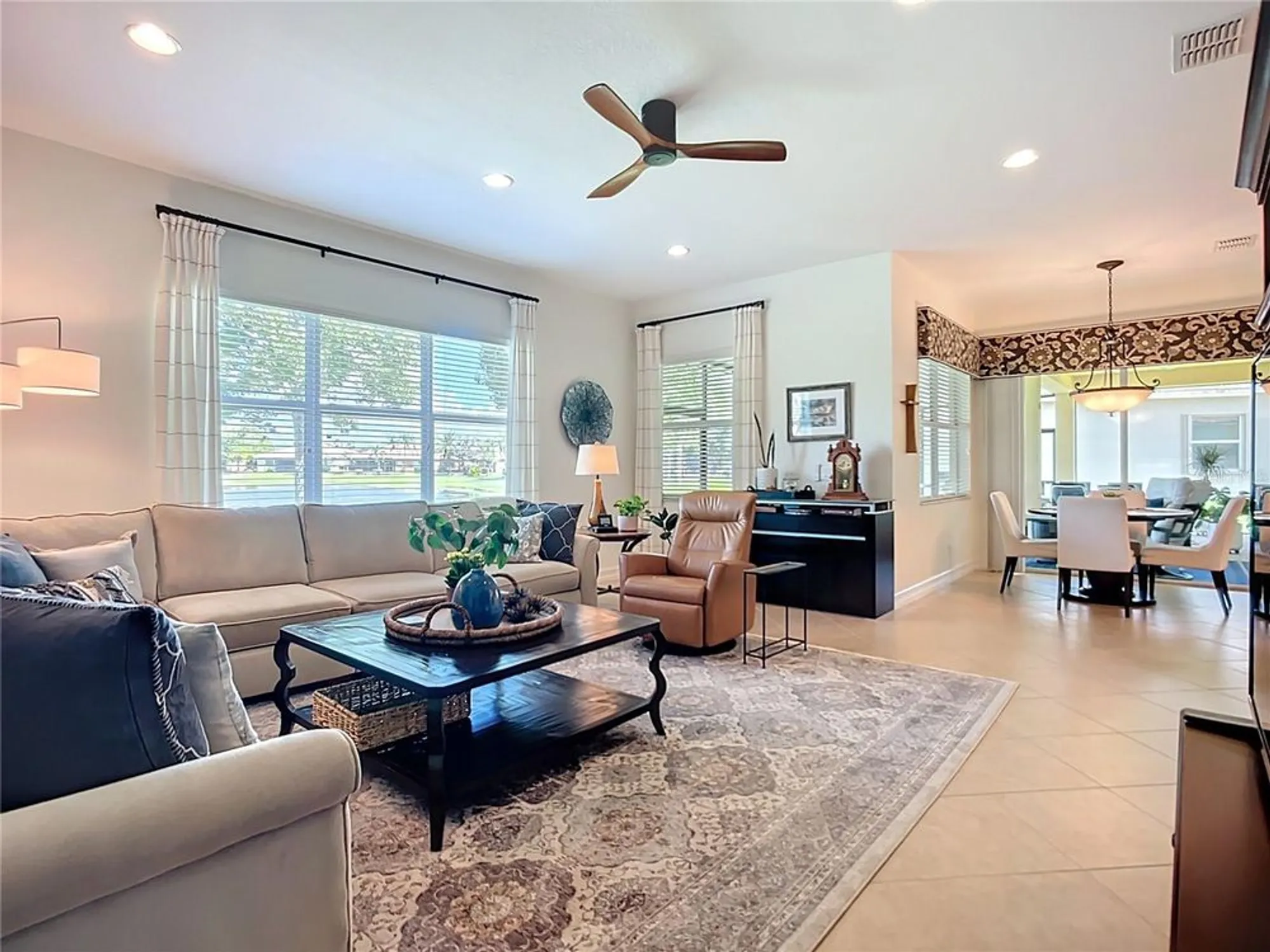 Property Slideshow image 22 of 74 | 16244 diamond bay dr, Wimauma, FL, 33598