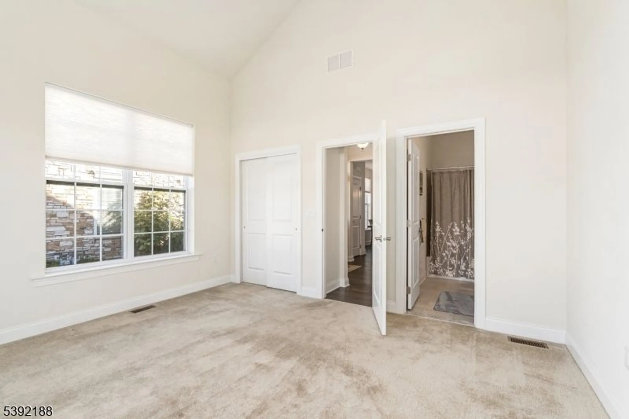 Property Slideshow image 17 of 27 | 9 van cleef dr, Whitehouse Station, NJ, 08889