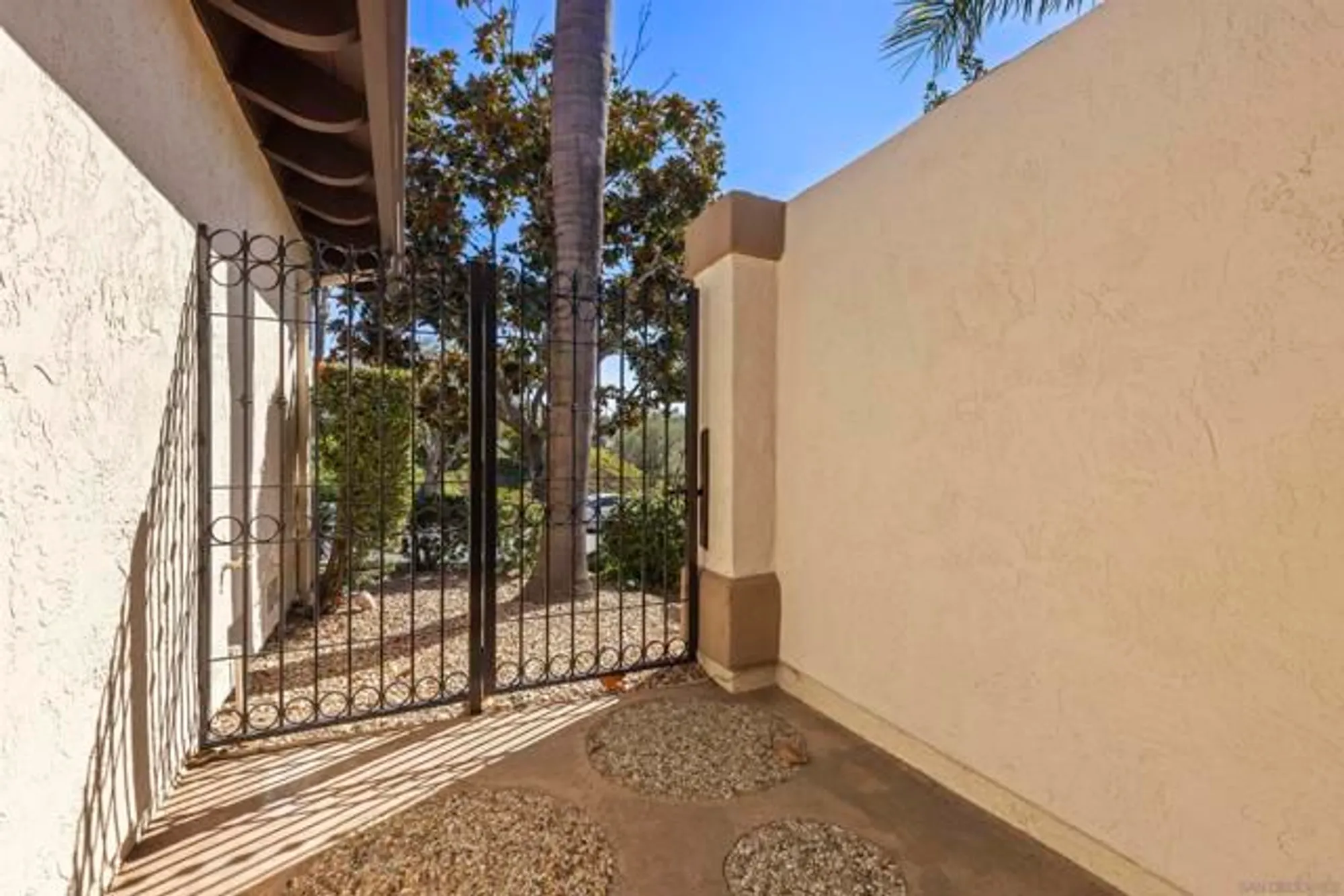 Property Slideshow image 19 of 75 | 17632 caminito hercuba, San Diego, CA, 92128