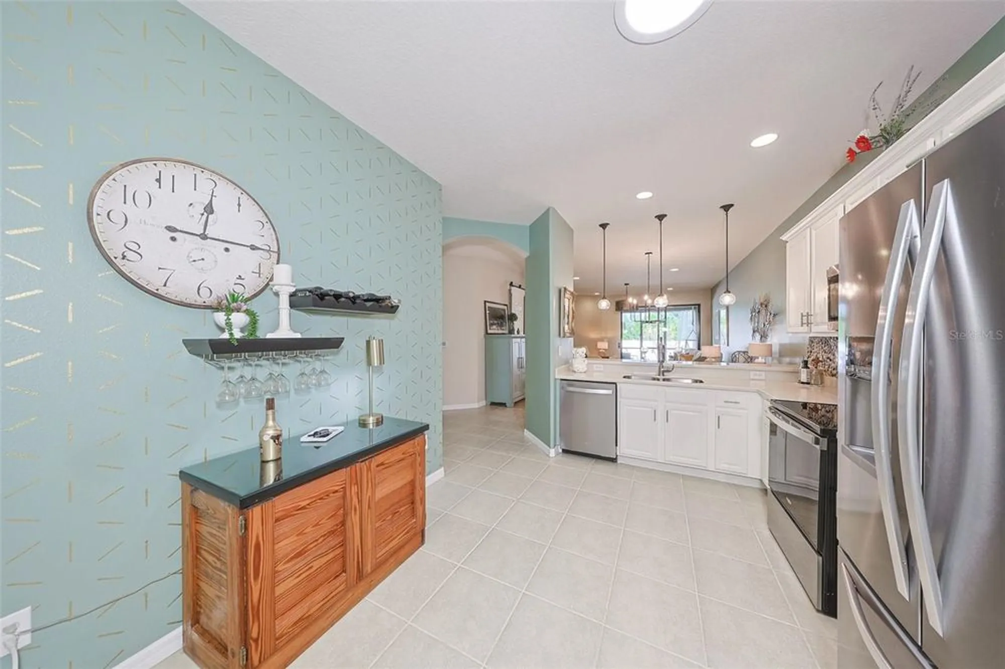 Property Slideshow image 12 of 70 | 329 bluewater falls ct, Apollo Beach, FL, 33572