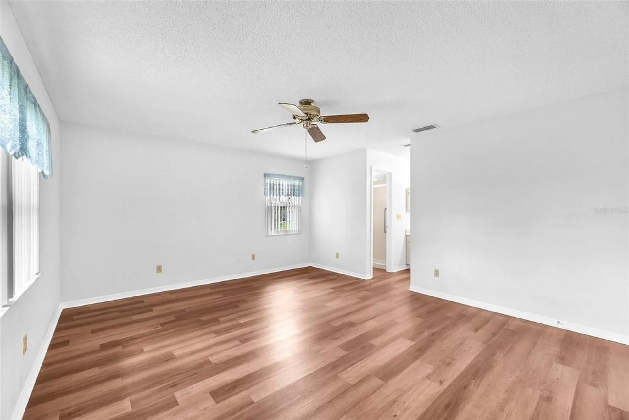 Property Slideshow image 11 of 39 | 904 sun key ct, Sun City Center, FL, 33573
