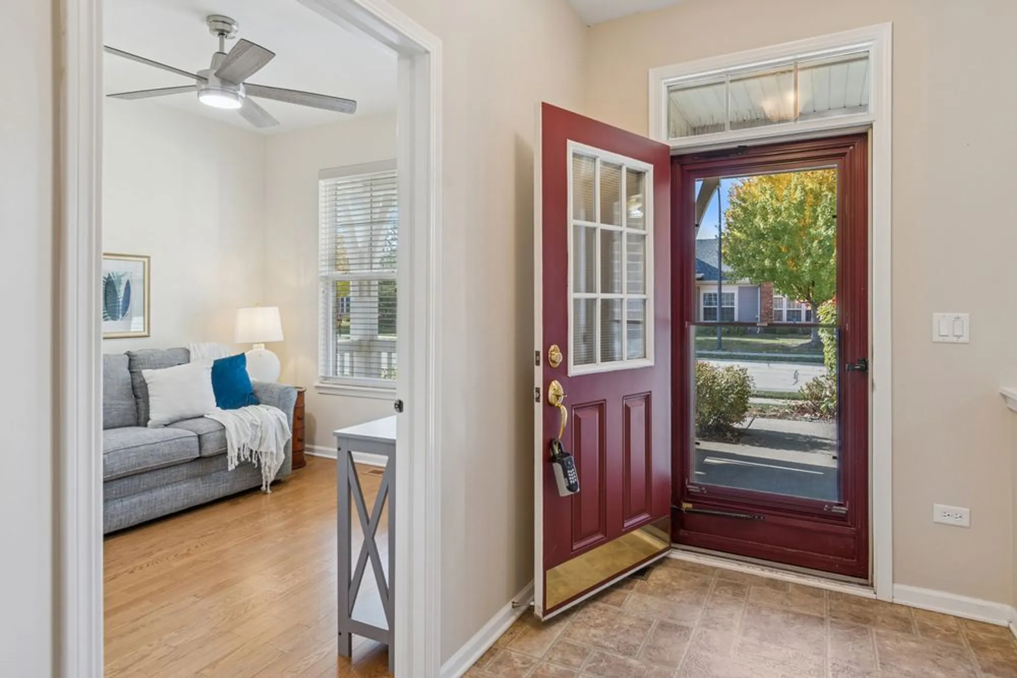 Property Slideshow image 3 of 38 | 2819 normandy cir, Naperville, IL, 60564