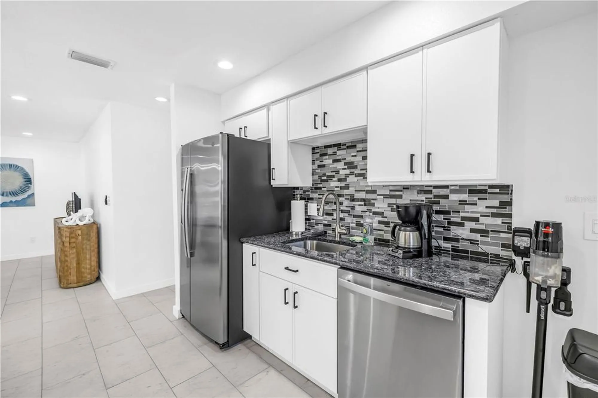 Property Slideshow image 15 of 60 | 111 whispering sands cir # v38, Sarasota, FL, 34242