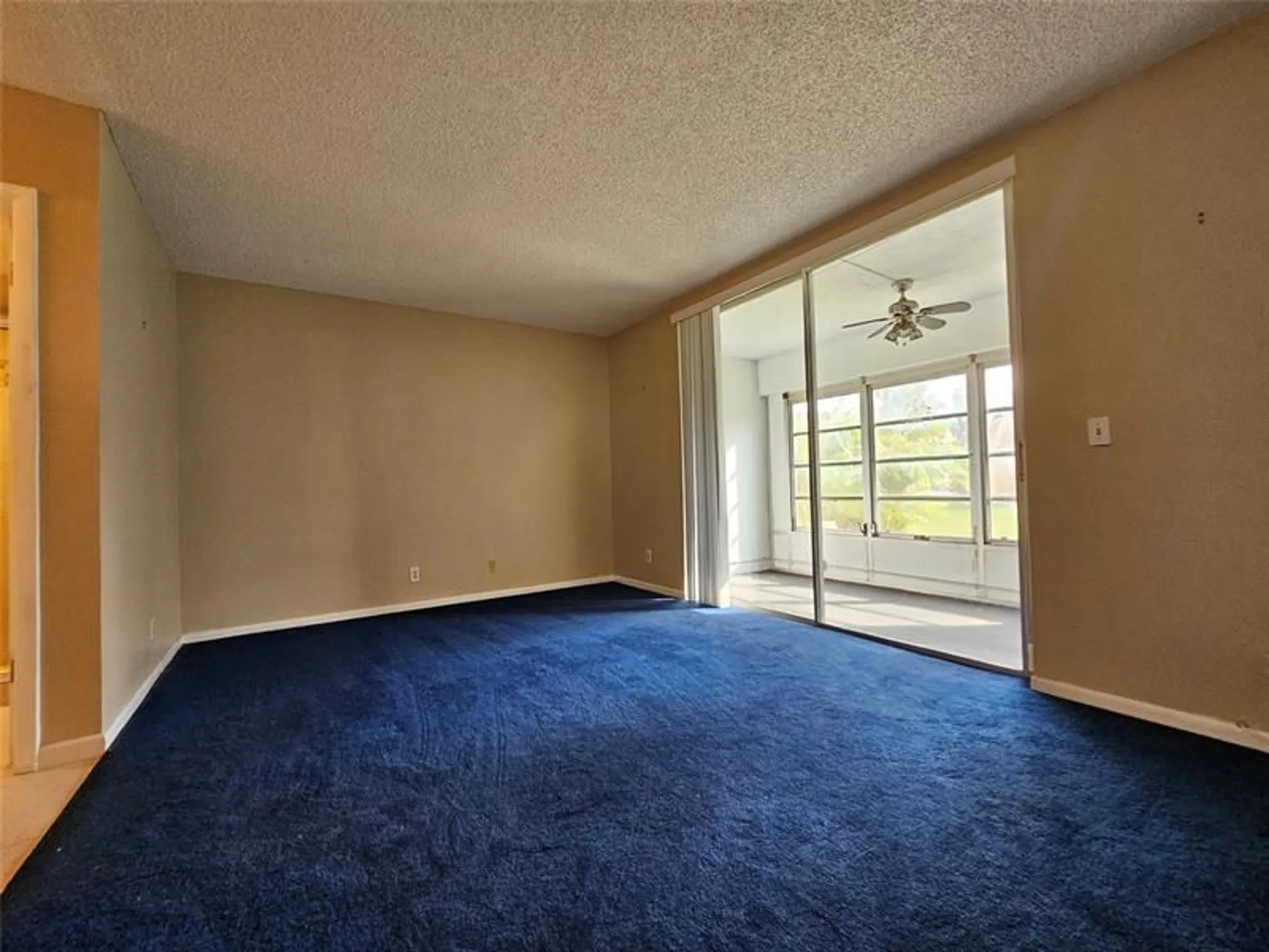 Property Slideshow image 11 of 35 | 6700 royal palm blvd apt 112, Margate, FL, 33063