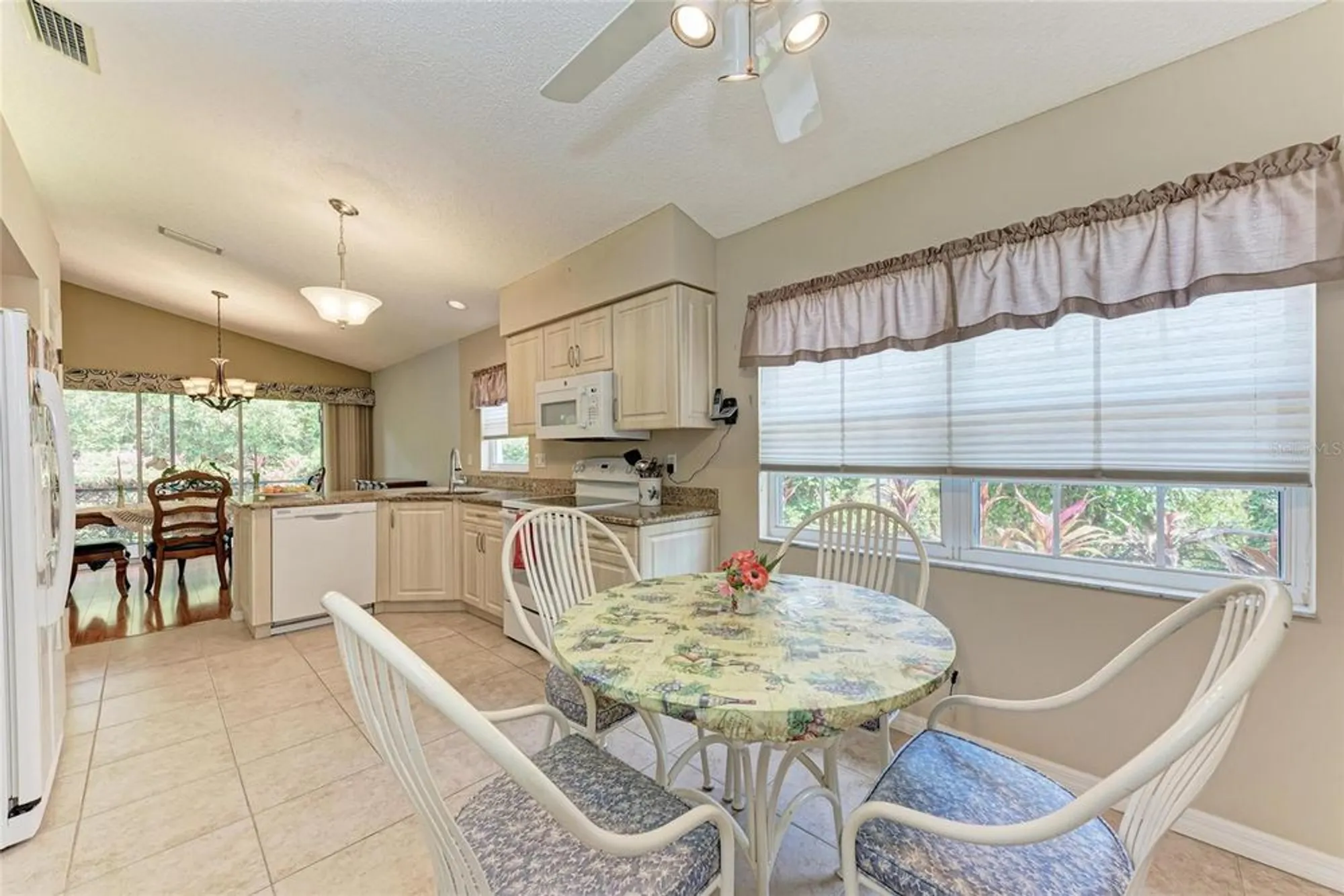 Property Slideshow image 17 of 43 | 5513 83rd ter, Sarasota, FL, 34243