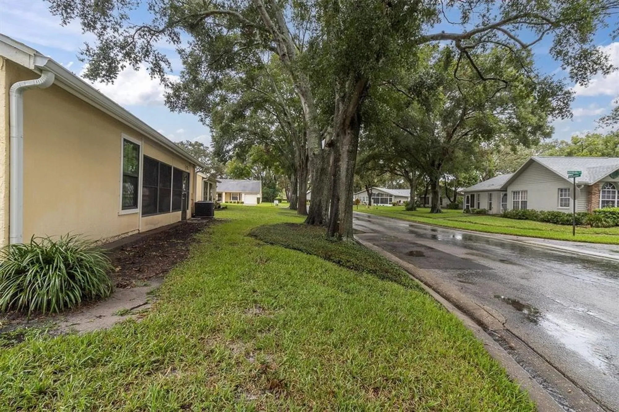 Property Slideshow image 24 of 54 | 9444 rockbridge cir, New Port Richey, FL, 34655