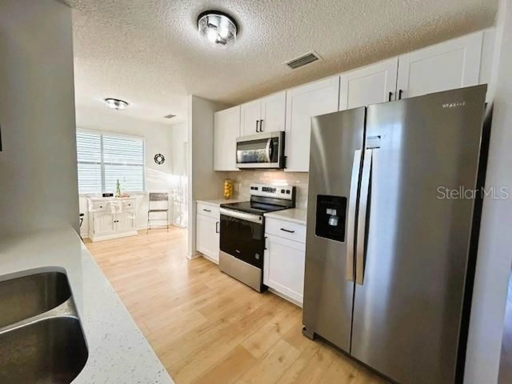 Property Slideshow image 6 of 41 | 528 valencia pl, Lady Lake, FL, 32159