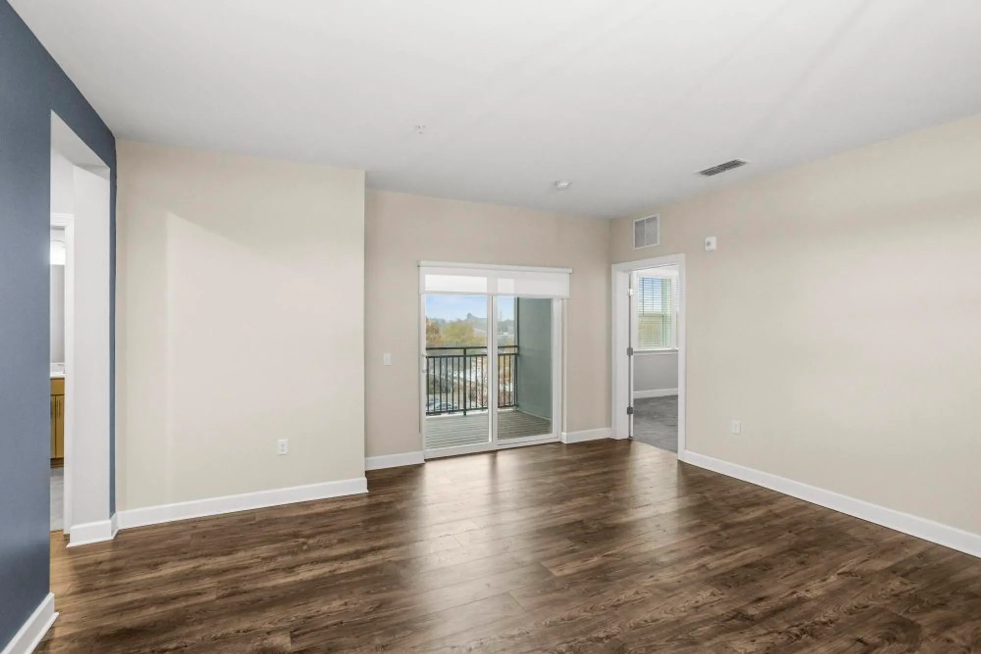 Property Slideshow image 12 of 60 | 141 saundersville rd apt 1402, Hendersonville, TN, 37075