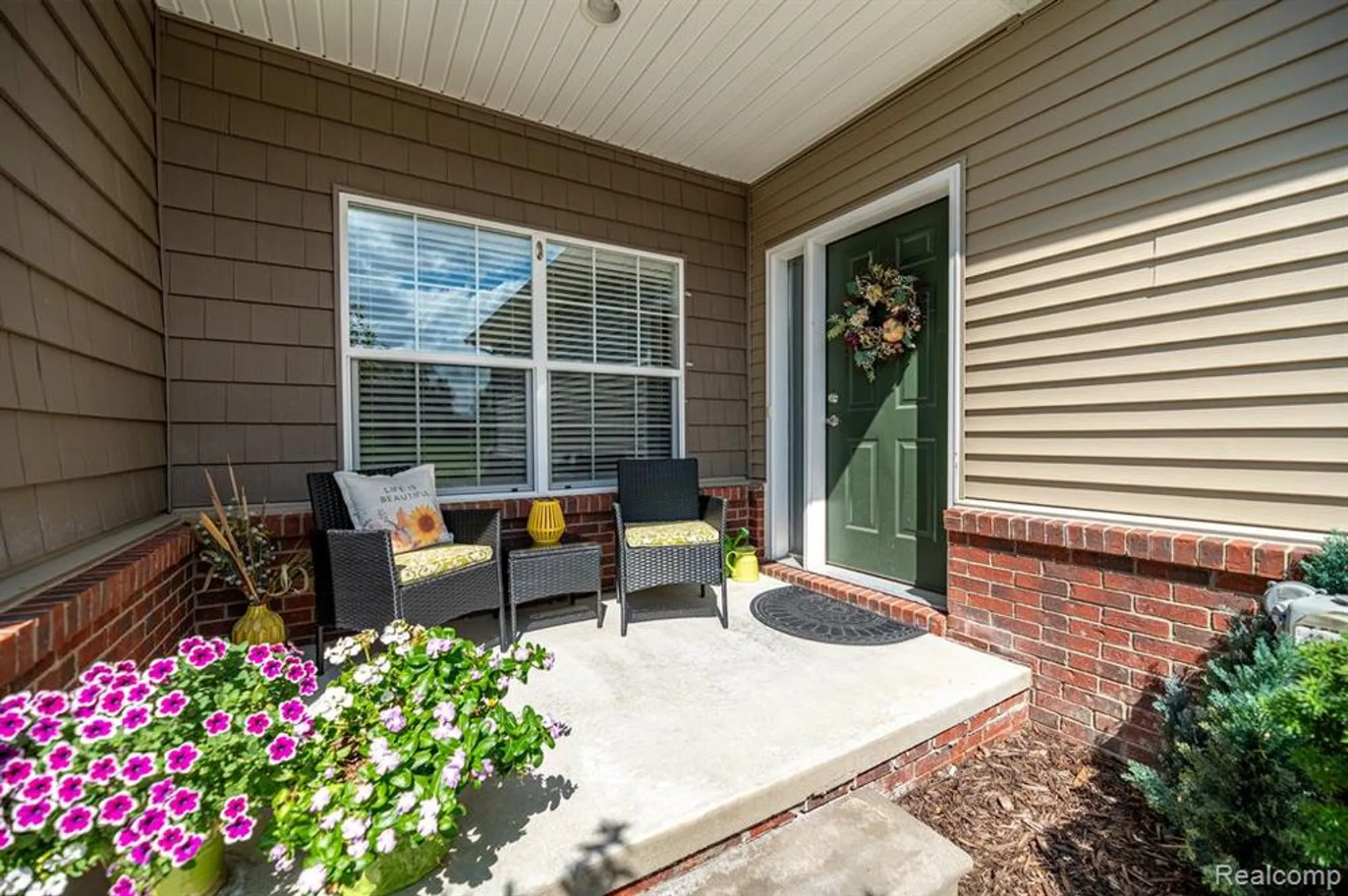 Property Slideshow image 5 of 33 | 3057 bridgewater rd, Auburn Hills, MI, 48326