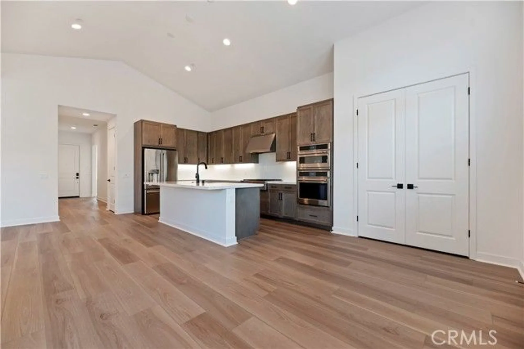 Property Slideshow image 5 of 22 | 28908 verdure ct, Santa Clarita, CA, 91350