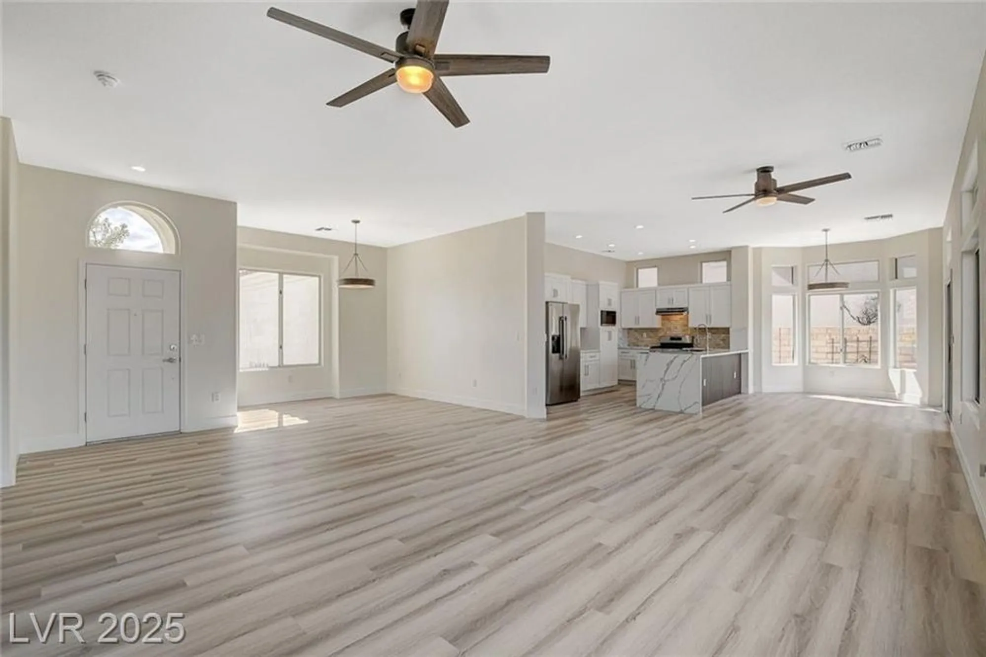 Property Slideshow image 3 of 44 | 10100 folsom dr, Las Vegas, NV, 89134