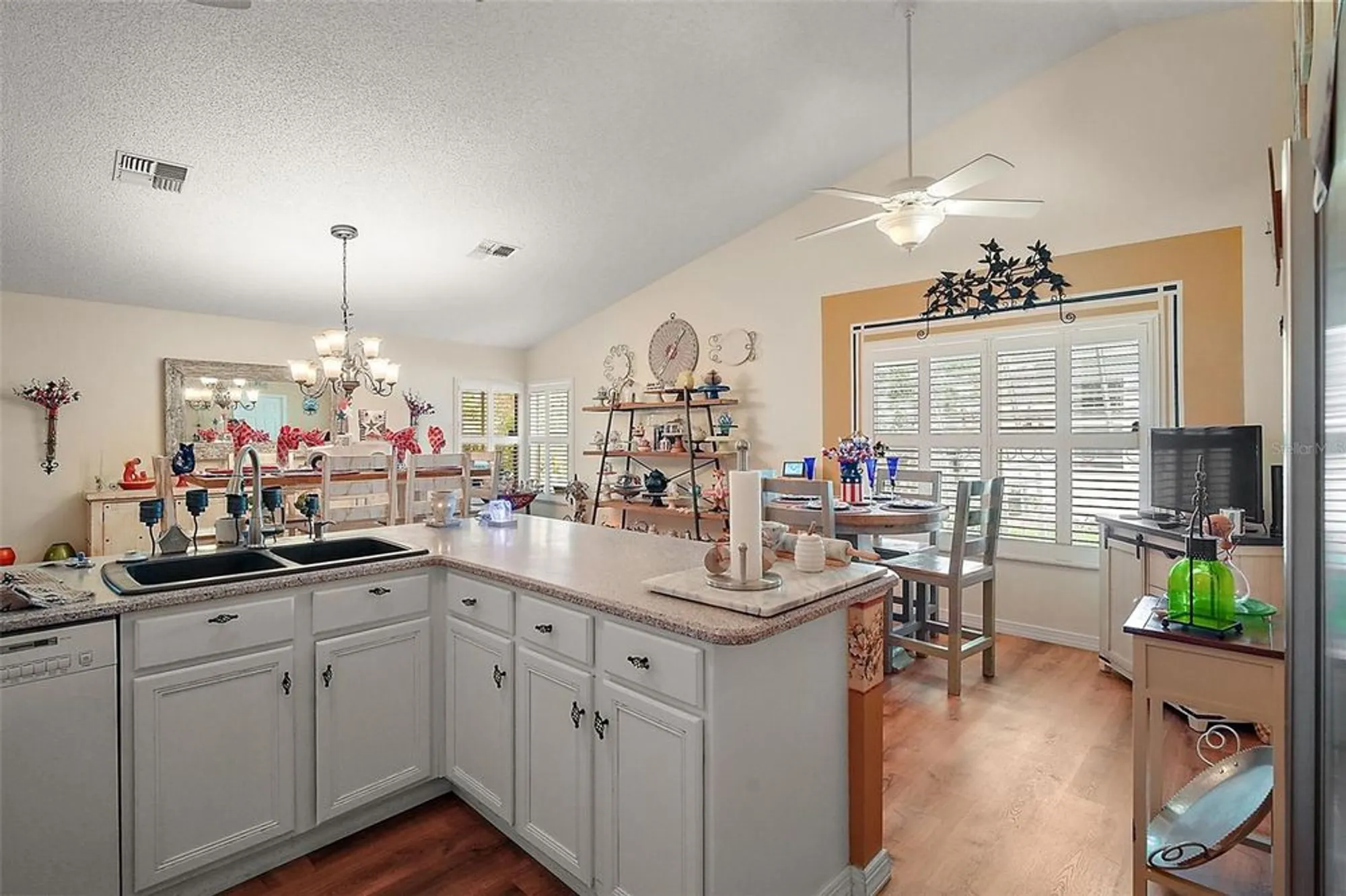 Property Slideshow image 10 of 29 | 25102 meriweather rd, Leesburg, FL, 34748
