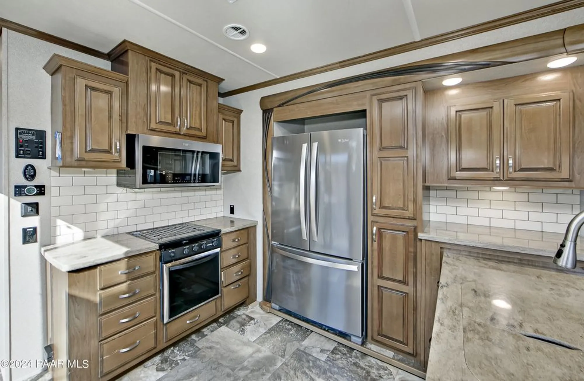 Property Slideshow image 9 of 17 | 850 n ponderosa pine dr, Prescott Valley, AZ, 86327