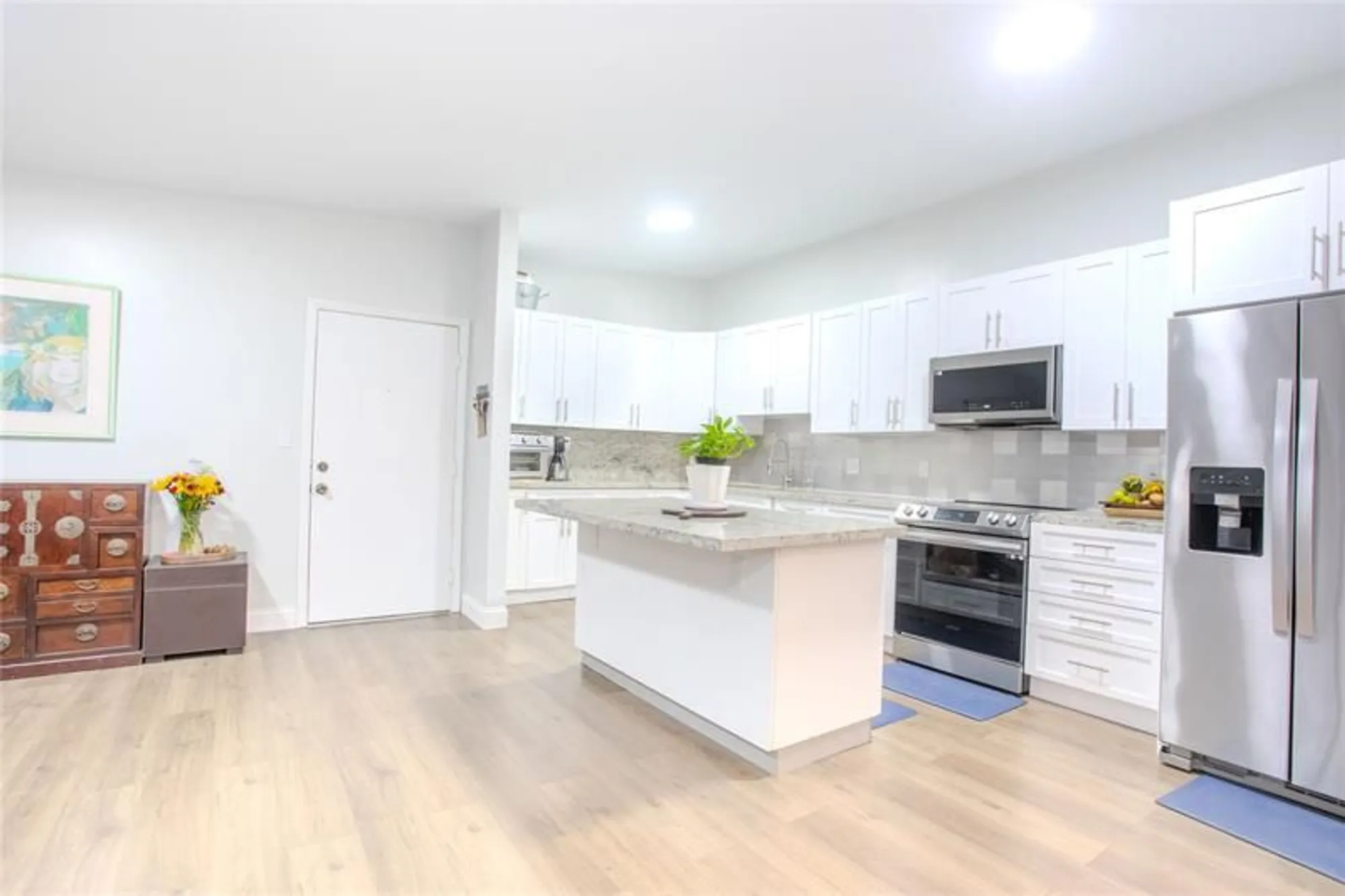 Property Slideshow image 8 of 25 | 10675 w clairmont cir # 202, Tamarac, FL, 33321