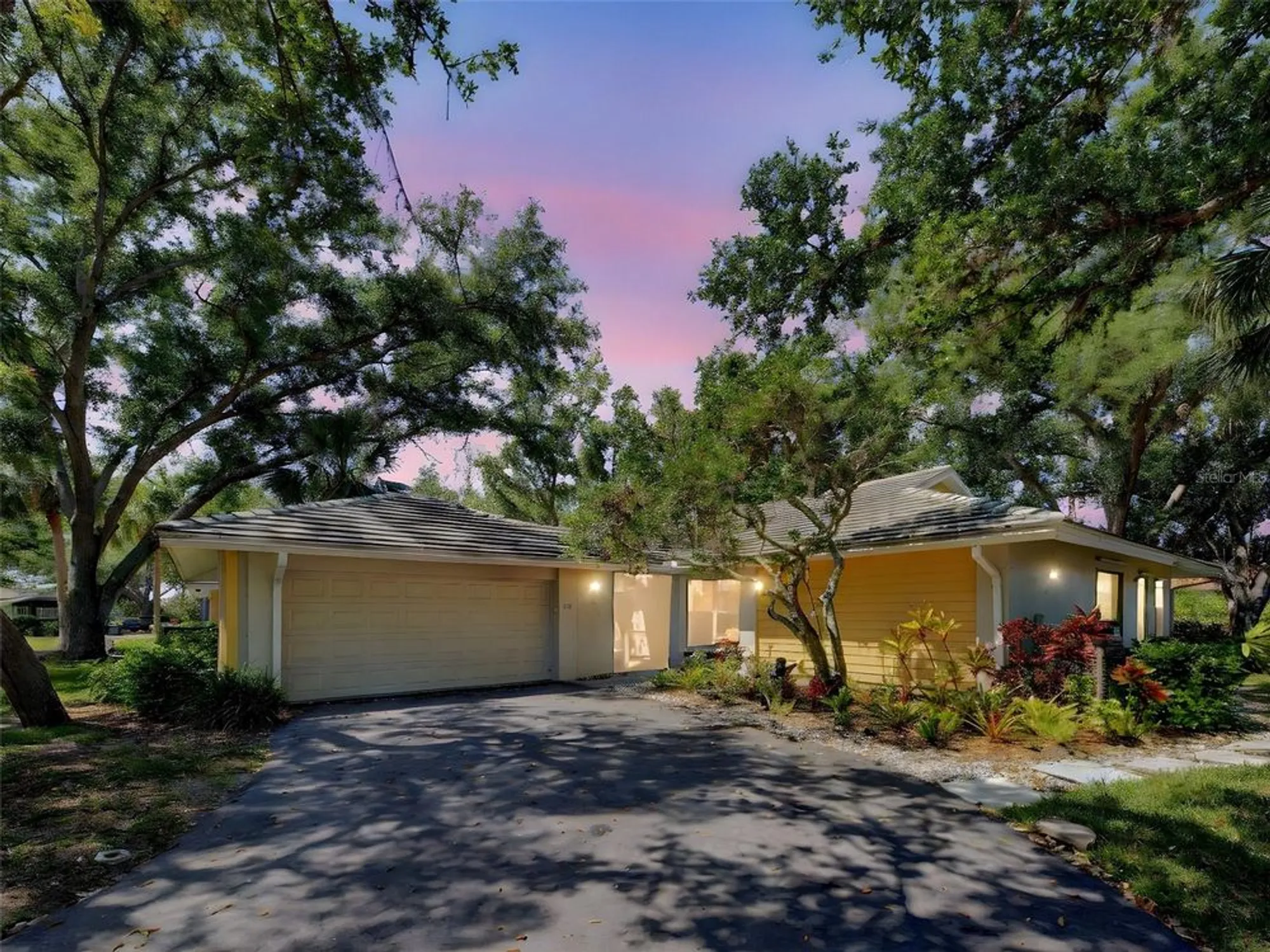 Property Slideshow image 2 of 68 | 263 southampton dr # 301, Venice, FL, 34293
