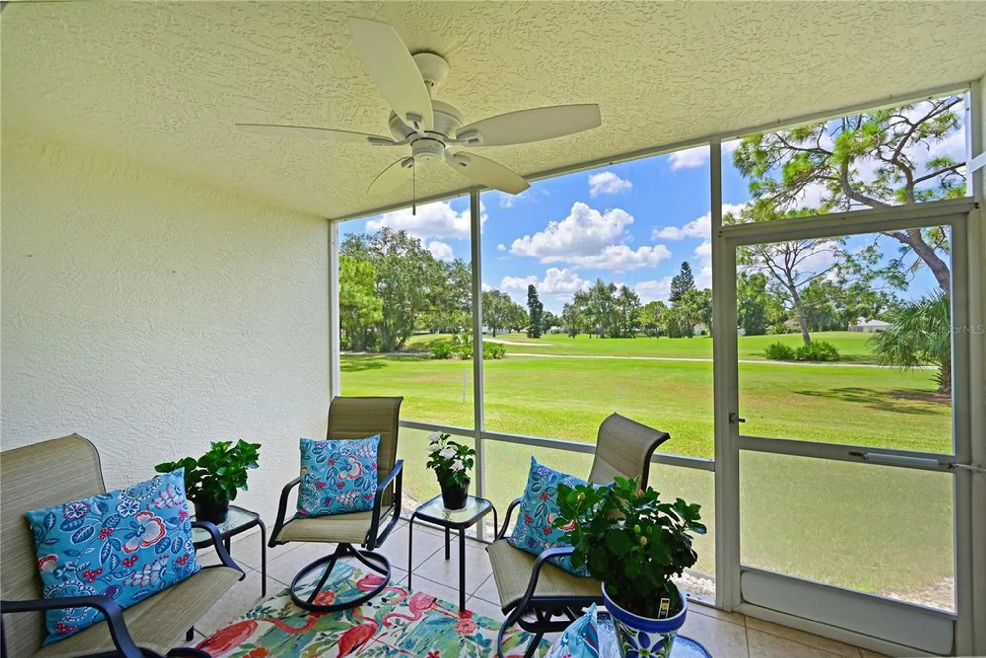 Property Slideshow image 6 of 70 | 6904 drewrys blf apt 803, Bradenton, FL, 34203
